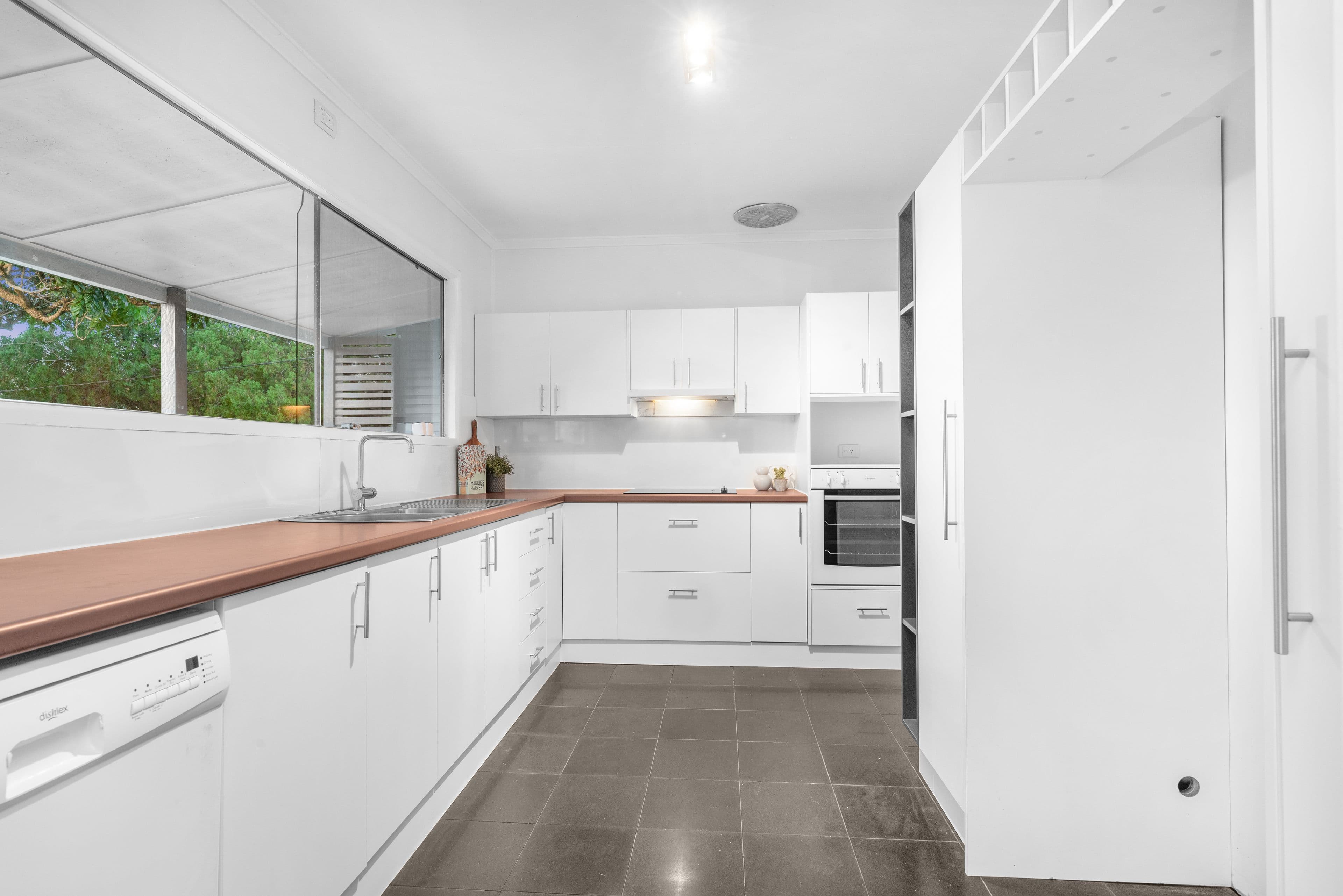 6 Coleridge Street, Stafford Heights QLD 4053, Stafford Heights - Thumbnail 3
