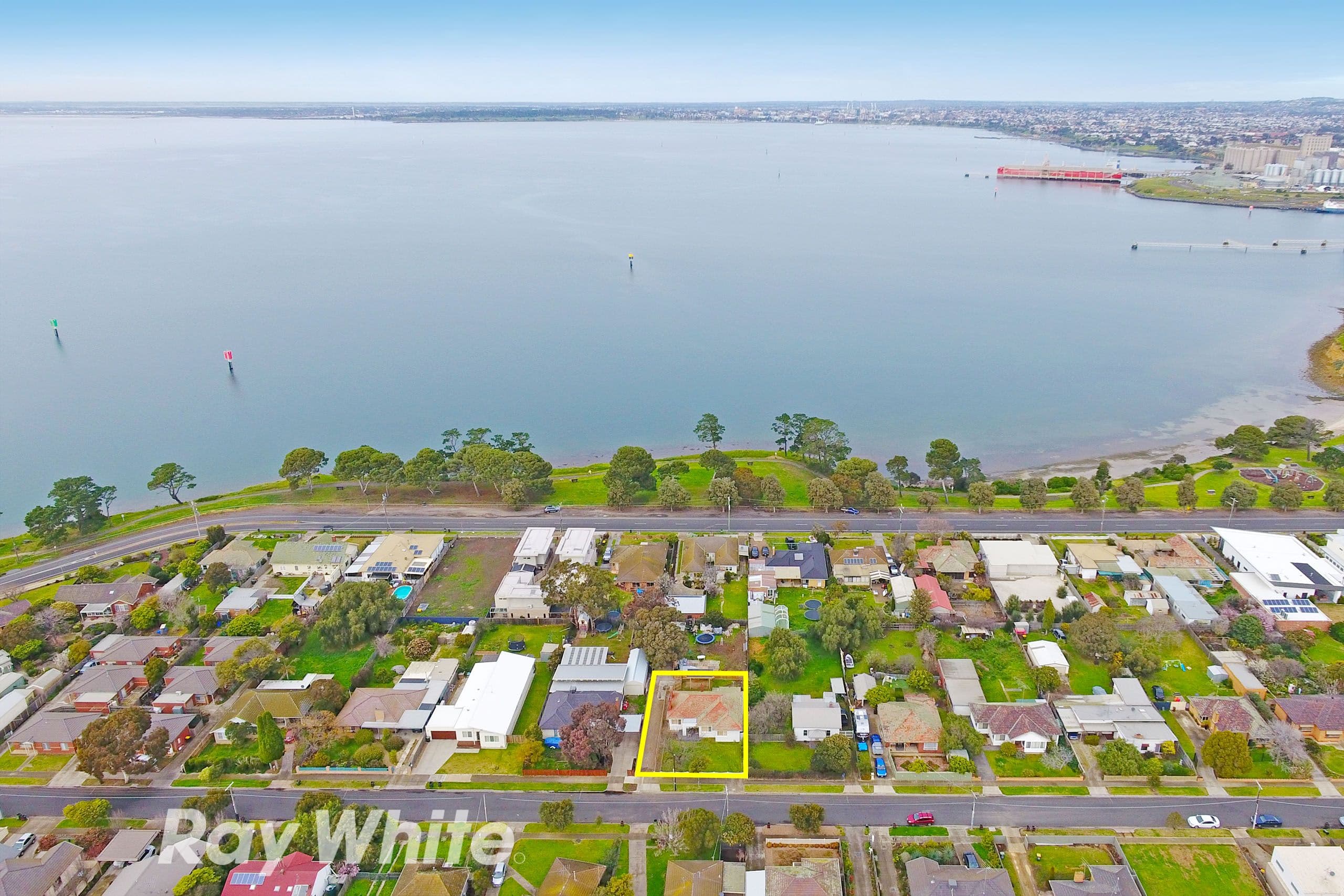 18A Pine Avenue, North Shore VIC 3214, North Shore - Image 1