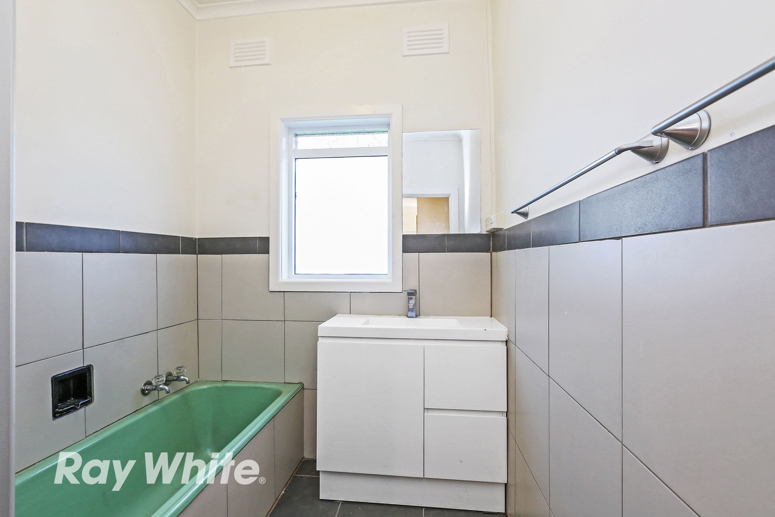 18A Pine Avenue, North Shore VIC 3214, North Shore - Thumbnail 7