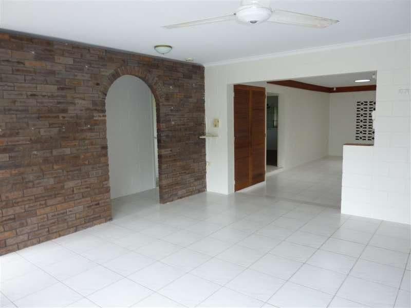 27 Sheehy Road, WHITE ROCK QLD 4868, White Rock - Thumbnail 3