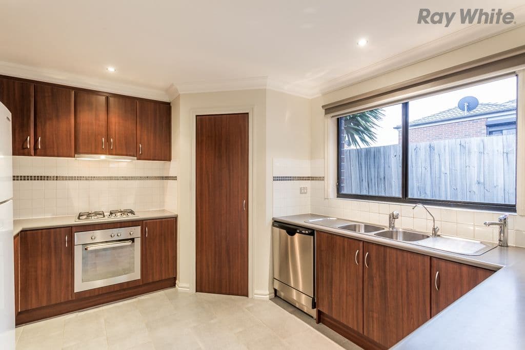 5 Elm Tree Close, Taylors Hill VIC 3037, Taylors Hill - Thumbnail 3