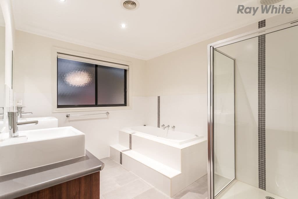 5 Elm Tree Close, Taylors Hill VIC 3037, Taylors Hill - Thumbnail 5
