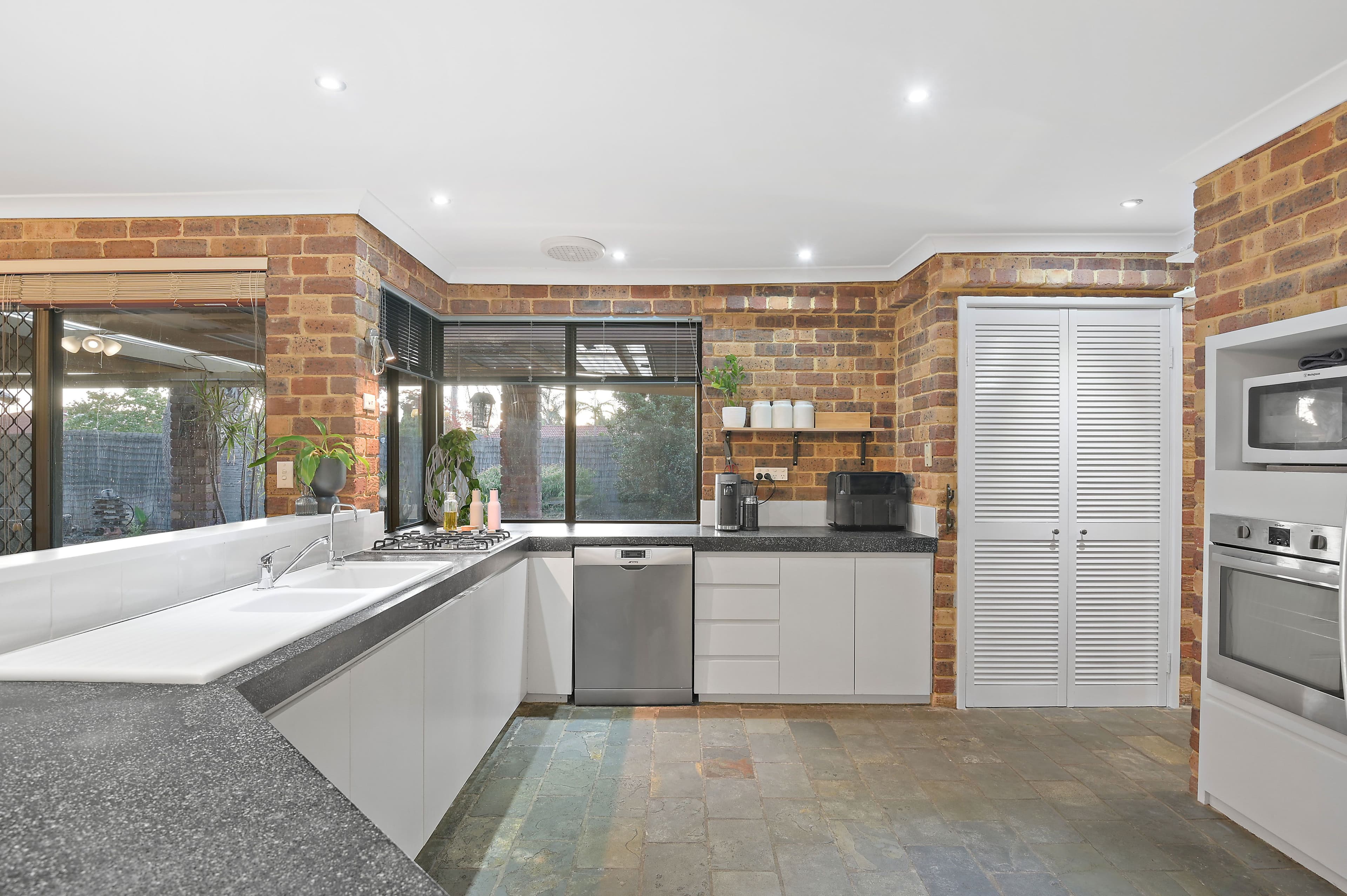 1 Cassia Place, Thornlie WA 6108, Thornlie - Image 1