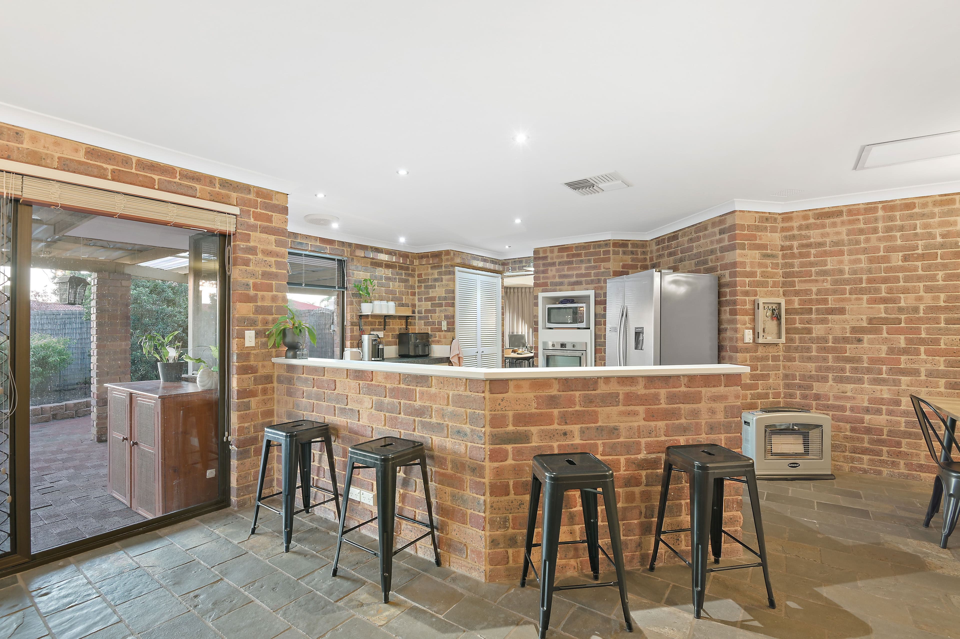 1 Cassia Place, Thornlie WA 6108, Thornlie - Thumbnail 2