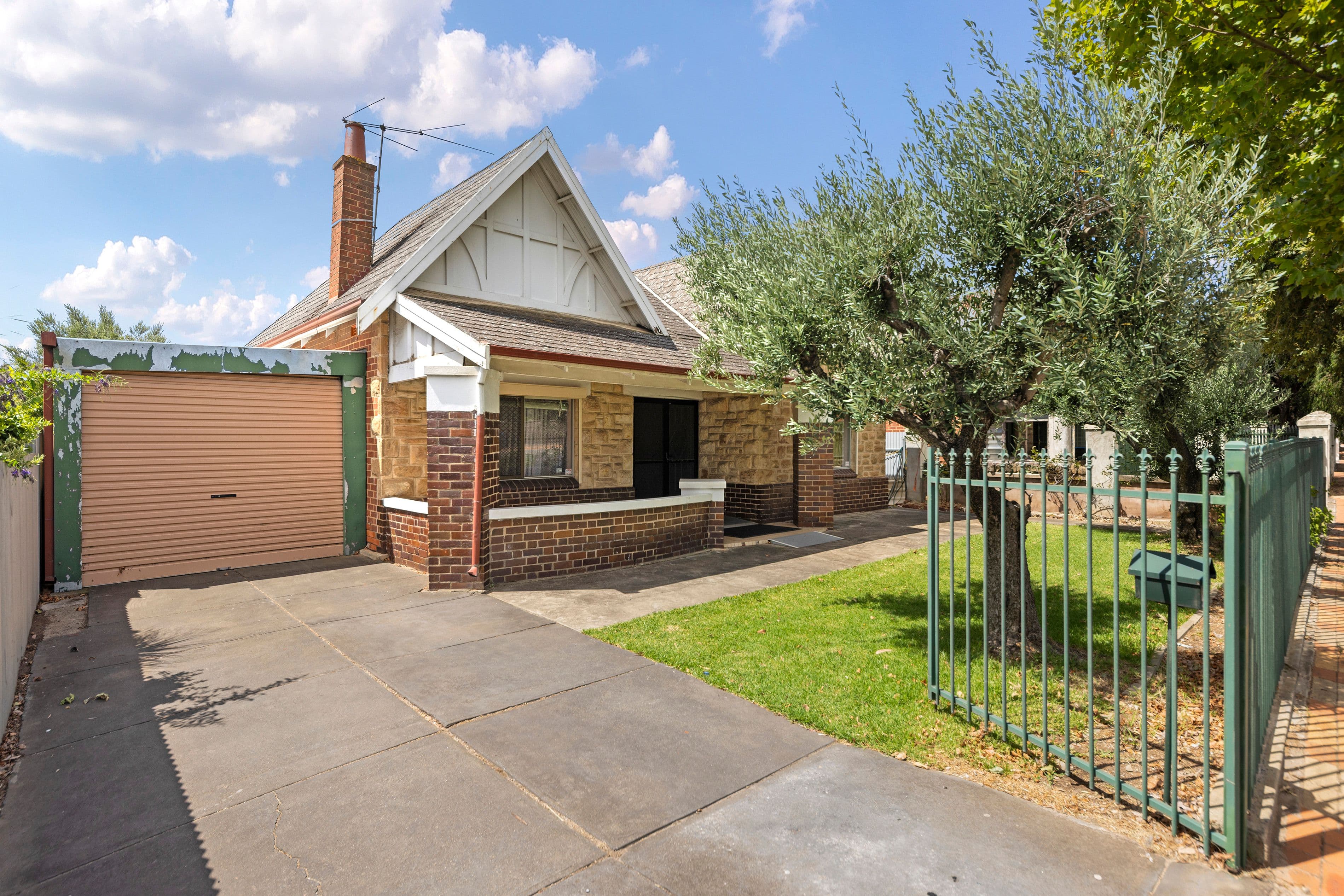 564 Regency Road, Broadview SA 5083, Broadview - Thumbnail 2