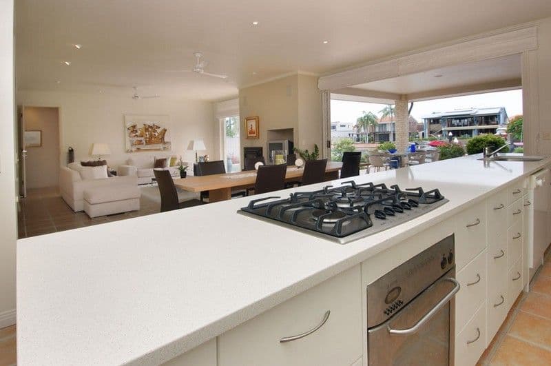 8 and 8a Huon Crescent, RUNAWAY BAY QLD 4216, Runaway Bay - Thumbnail 6