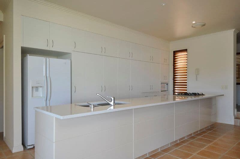 8 and 8a Huon Crescent, RUNAWAY BAY QLD 4216, Runaway Bay - Thumbnail 7