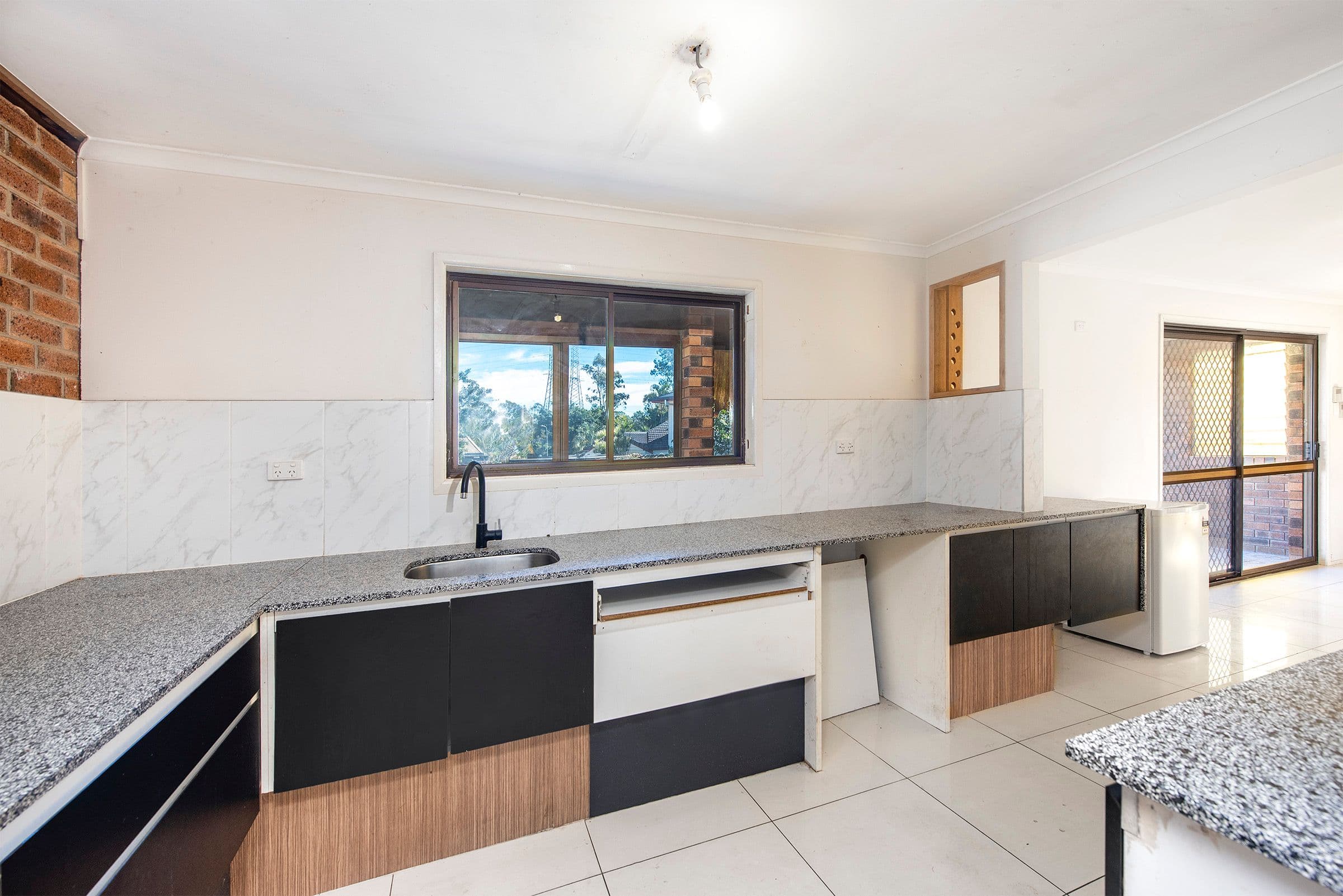 13 Rochester Drive, Mount Warren Park QLD 4207, Mount Warren Park - Thumbnail 5
