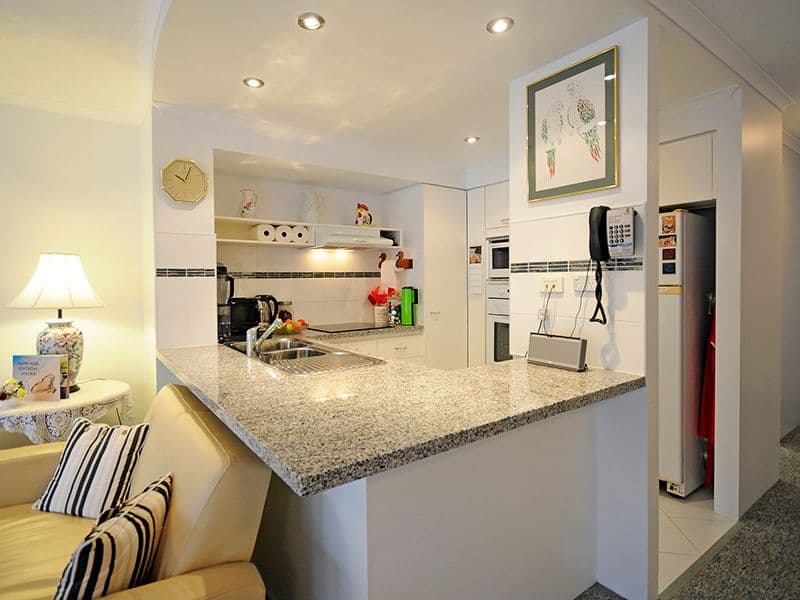 Unit 84 'Diamond Sands', Gold Coast Highway, MERMAID BEACH QLD 4218, Mermaid Beach - Thumbnail 4