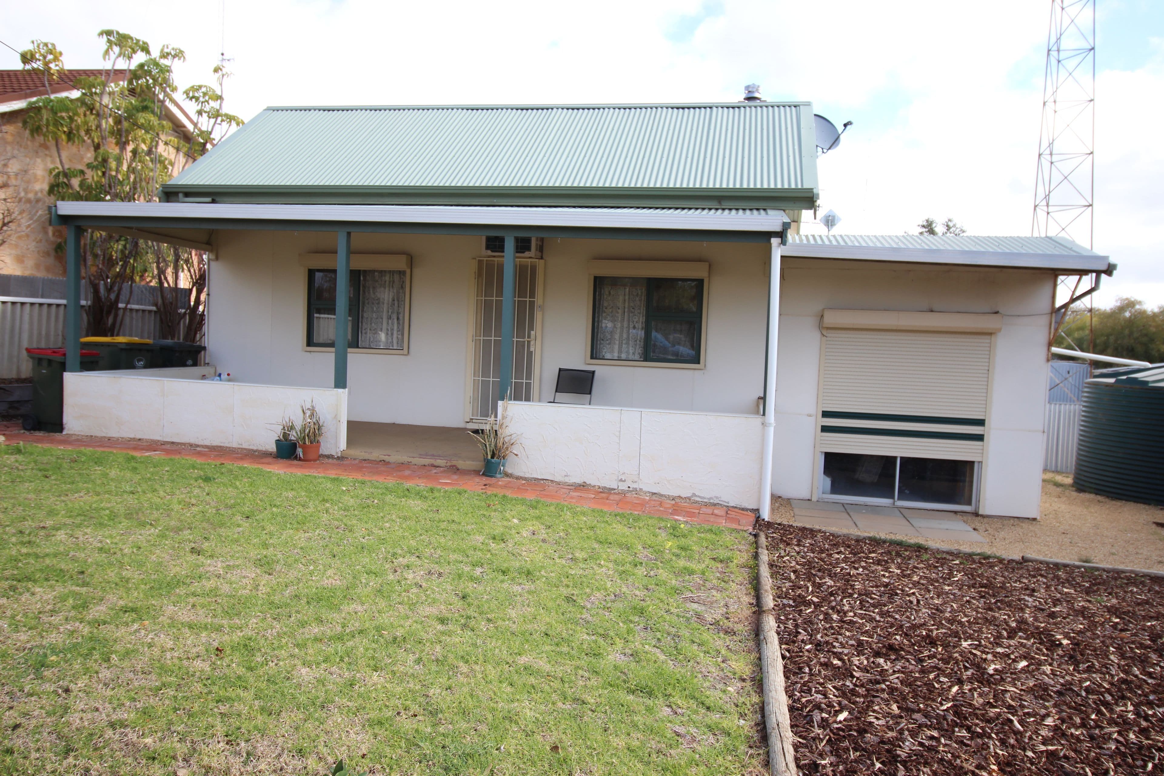 7 Henderson Street, Waikerie SA 5330, Waikerie - Image 1