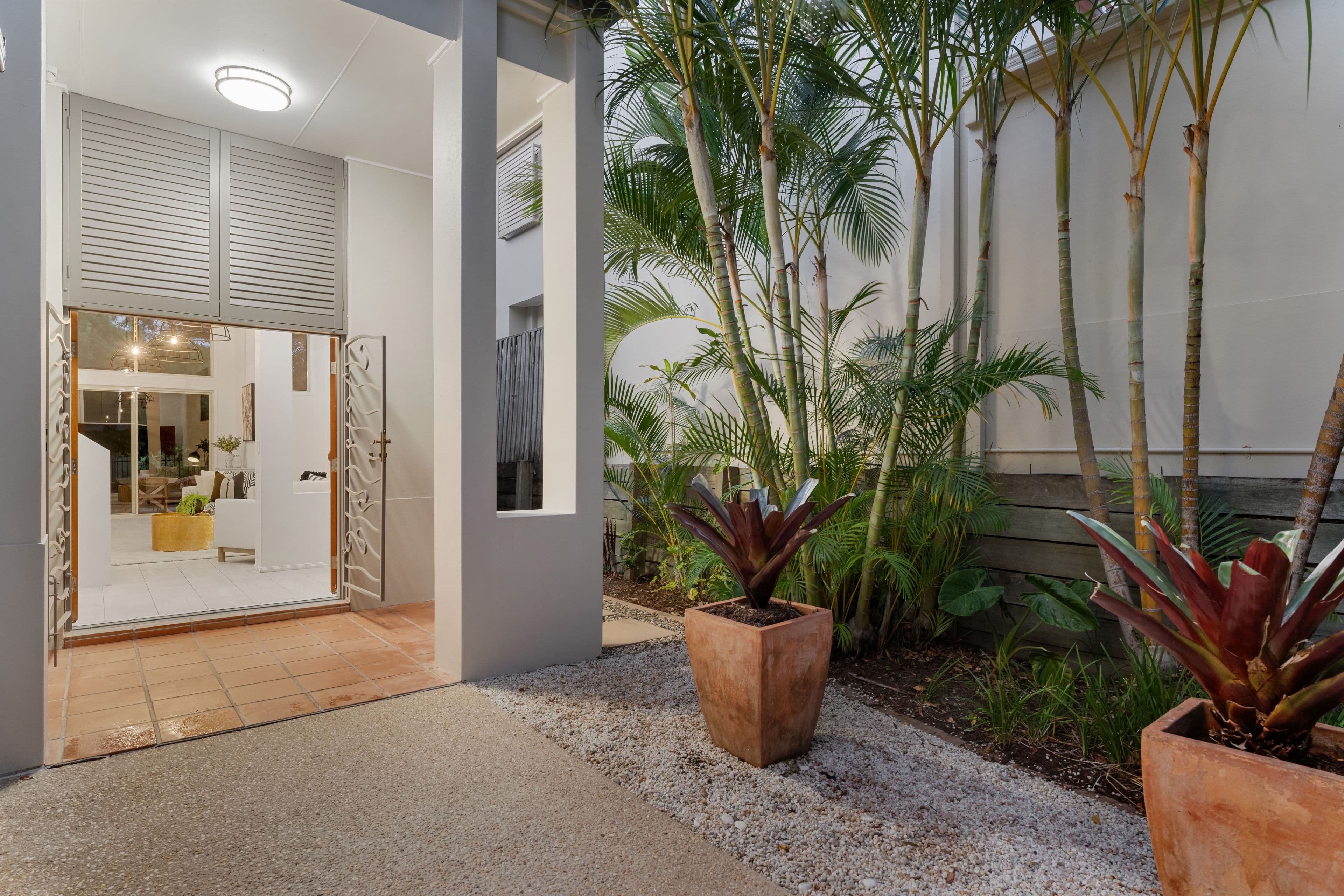 42 Flame Tree Crescent, Carindale QLD 4152, Carindale - Thumbnail 2