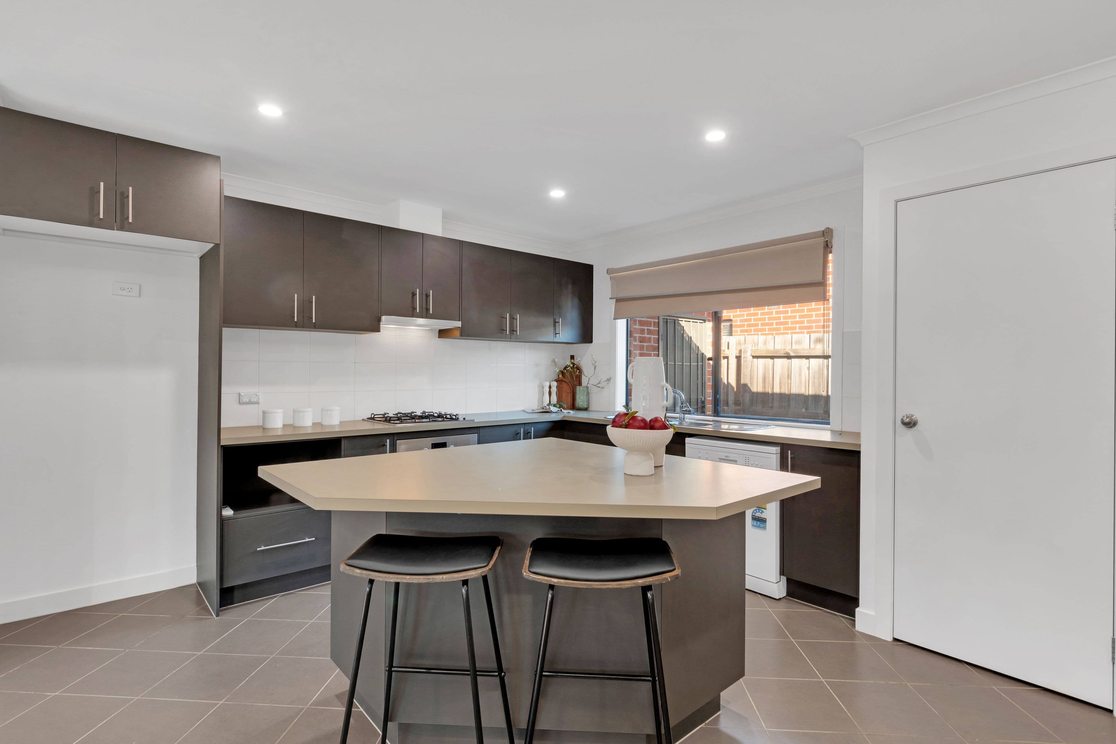 7 Daybreak Street, Epping VIC 3076, Epping - Thumbnail 2