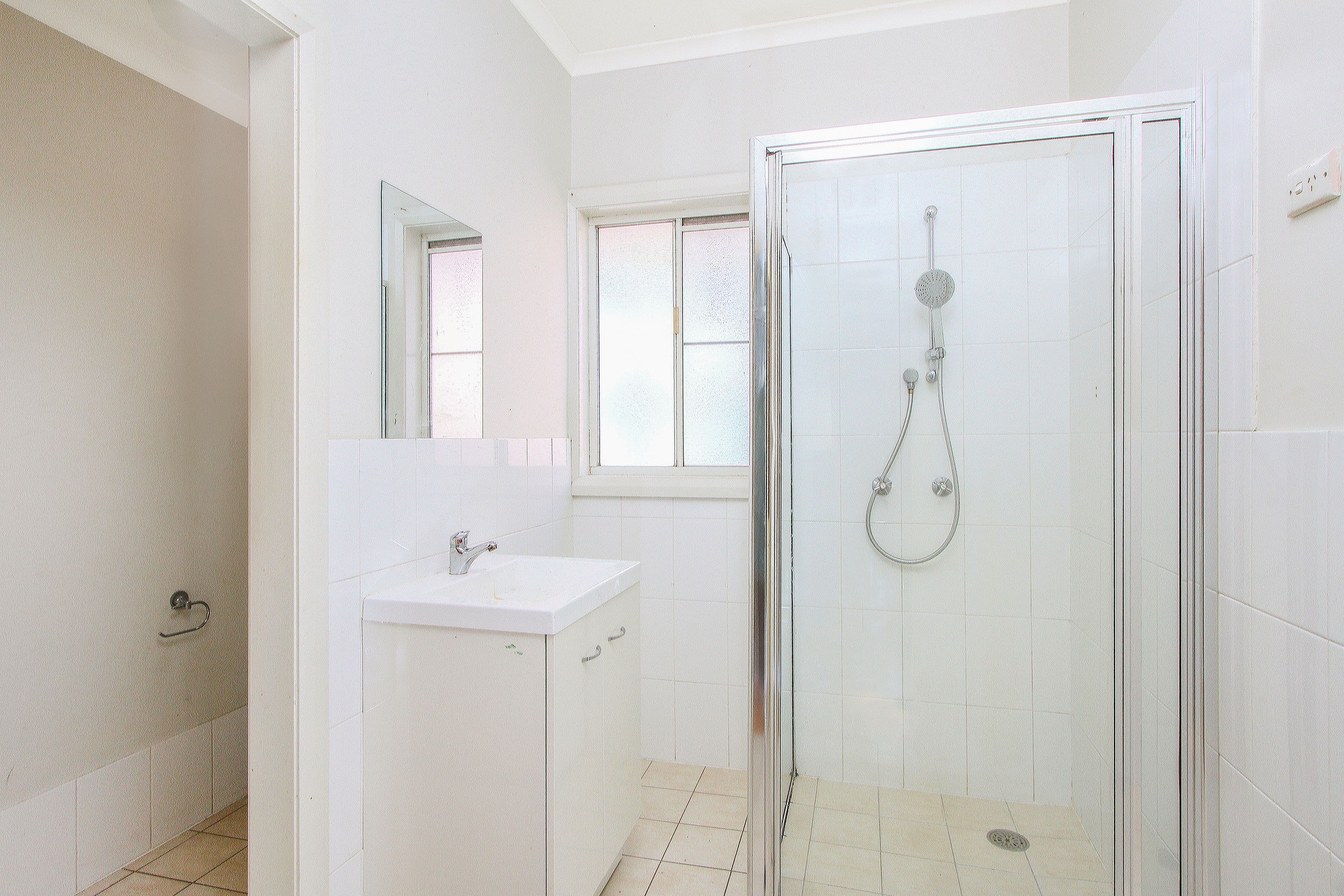 27 Lagoon Street, Goulburn - Thumbnail 2