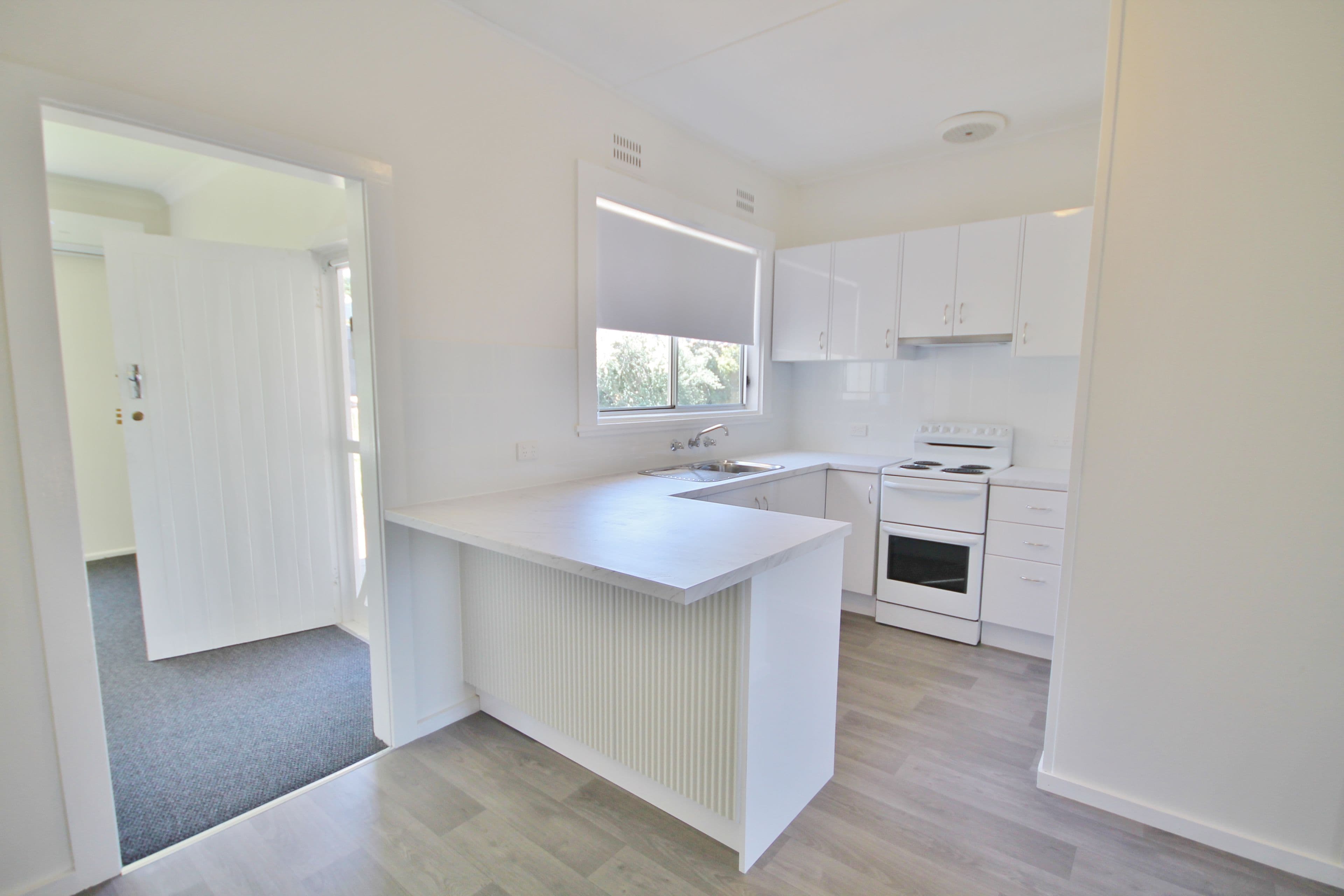7 Blackett Avenue, Young - Thumbnail 2