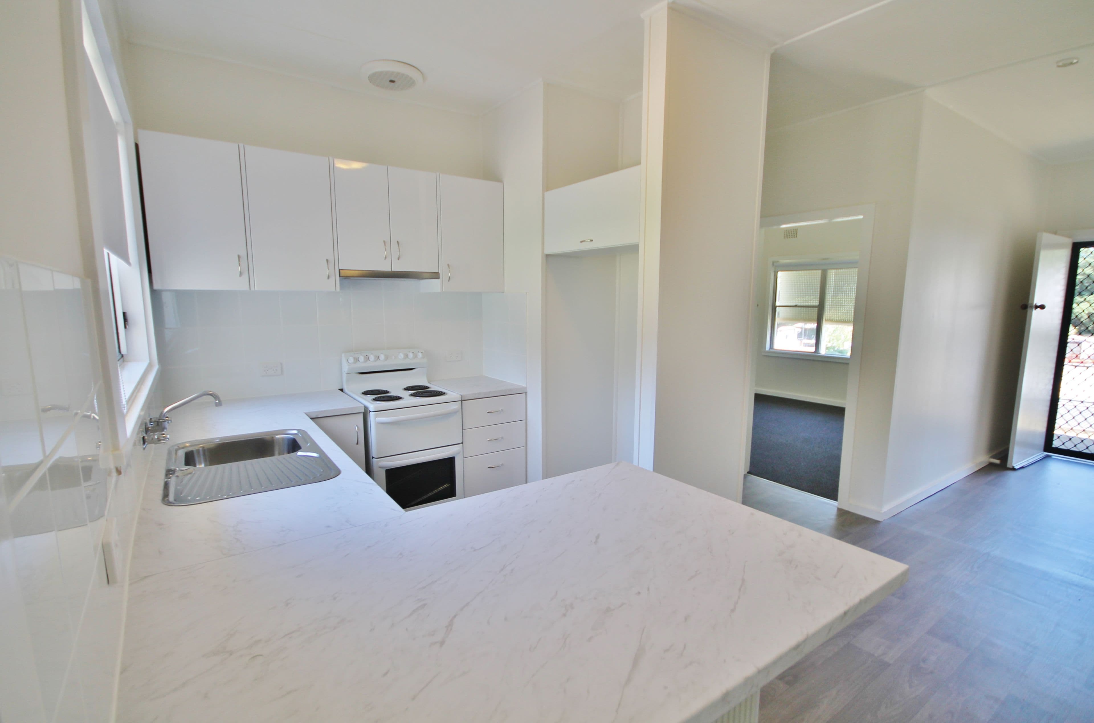 7 Blackett Avenue, Young - Thumbnail 4