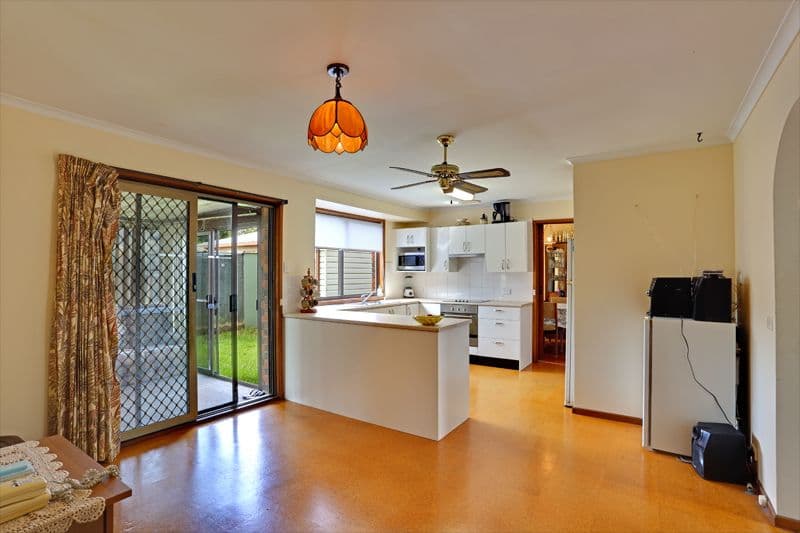 5 Robyn Lane, Bateau Bay NSW 2261, Bateau Bay - Thumbnail 4
