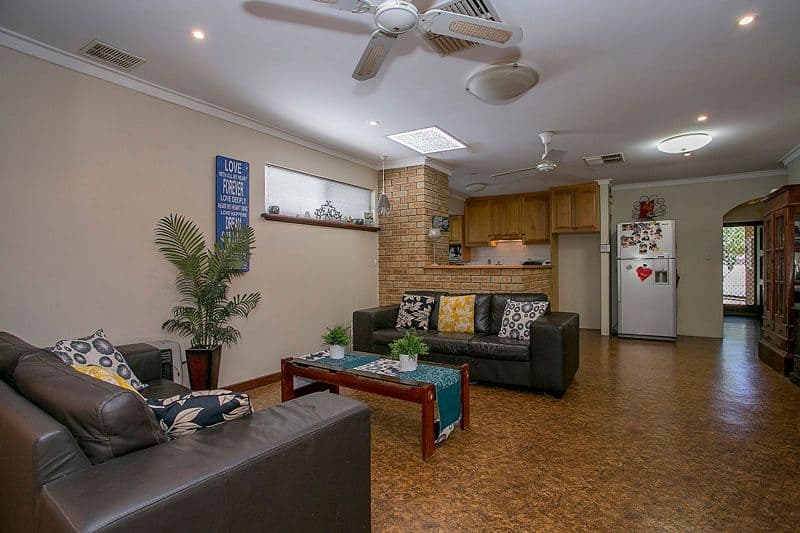 11 Bugendore Street, MAIDA VALE WA 6057, Maida Vale - Thumbnail 2