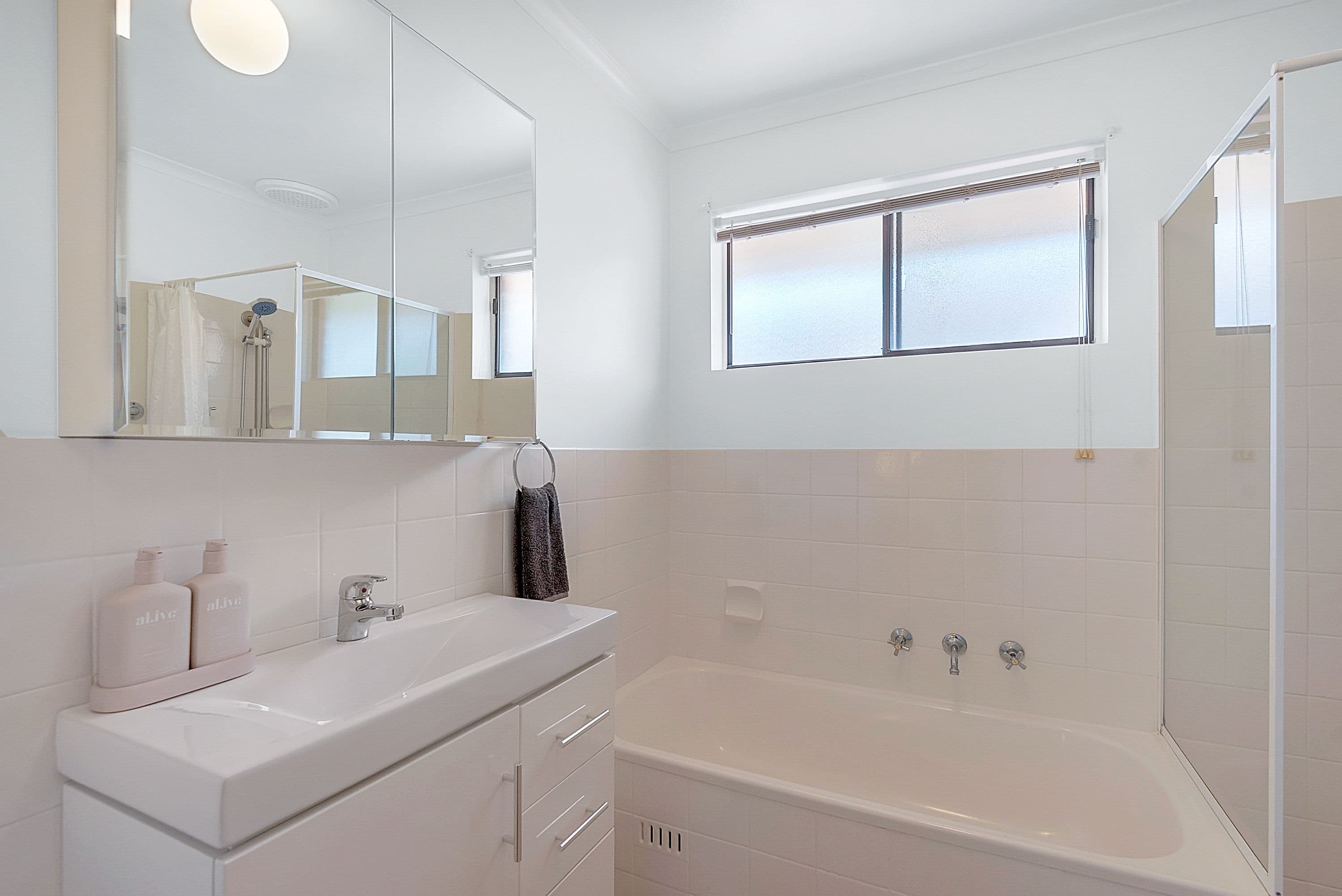 25 Hutchinson Drive, Parafield Gardens SA 5107, Parafield Gardens - Thumbnail 7