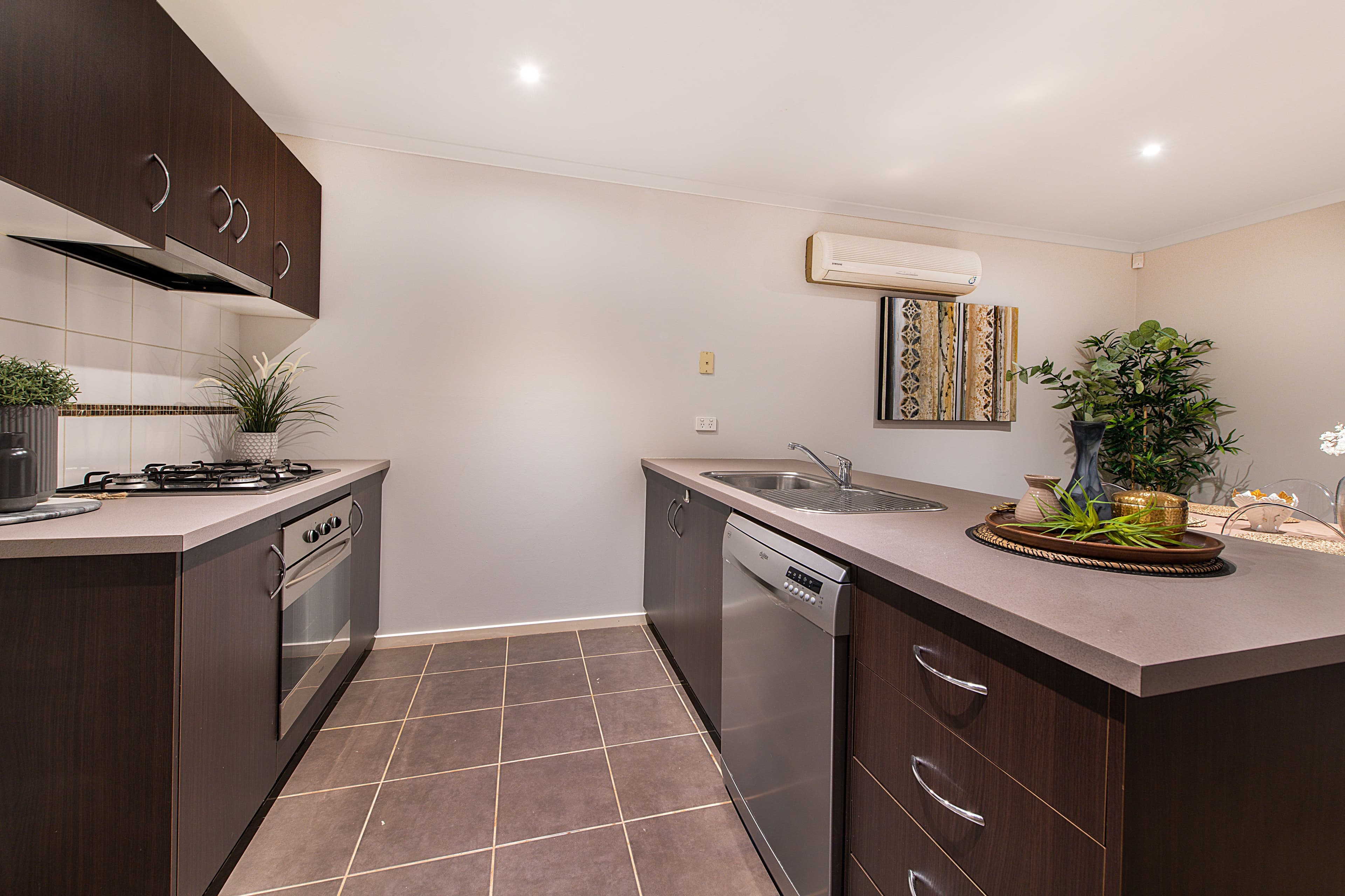 14 Tyndall Street, Cranbourne East VIC 3977, Cranbourne East - Thumbnail 3