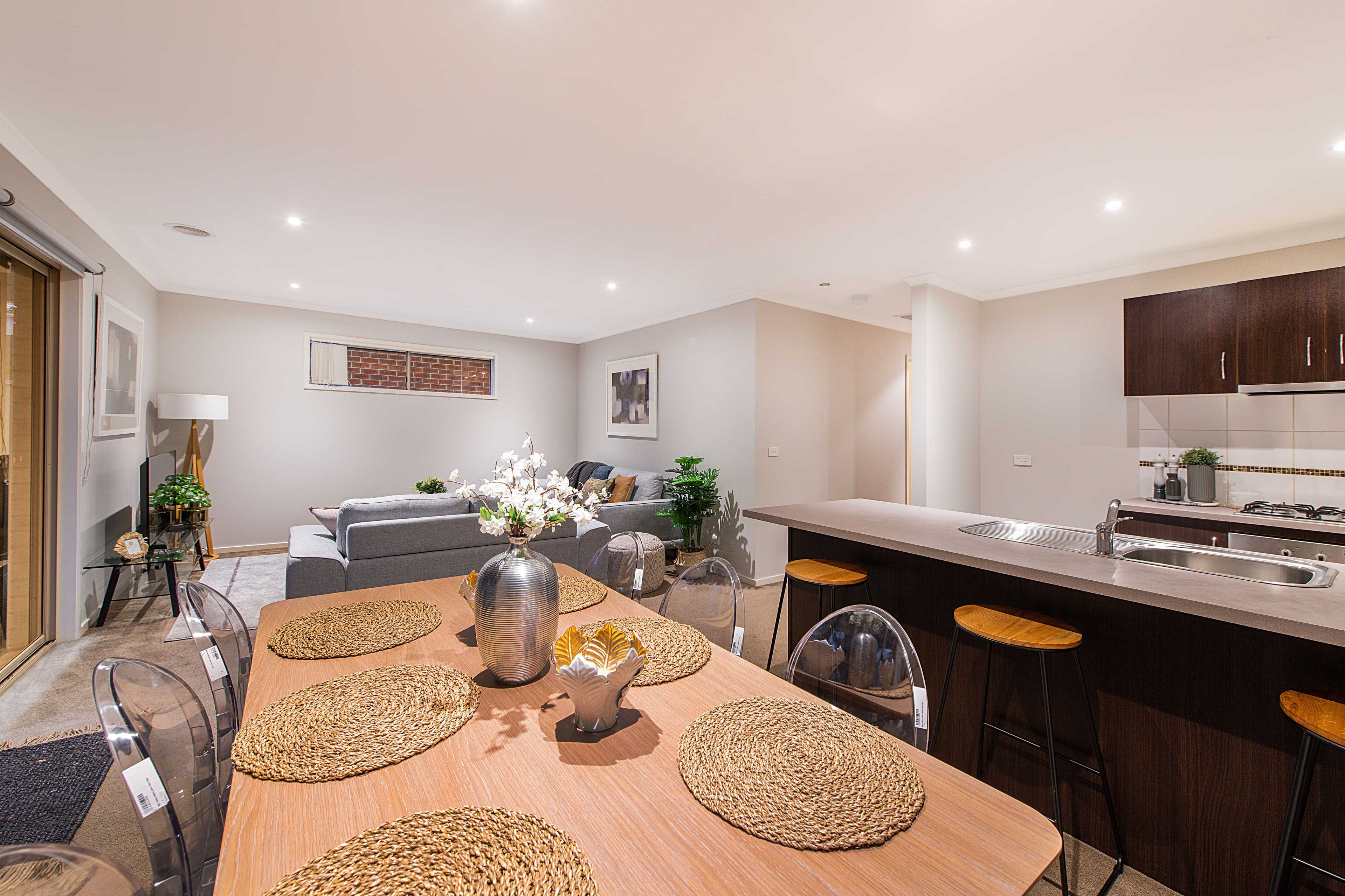 14 Tyndall Street, Cranbourne East VIC 3977, Cranbourne East - Thumbnail 4