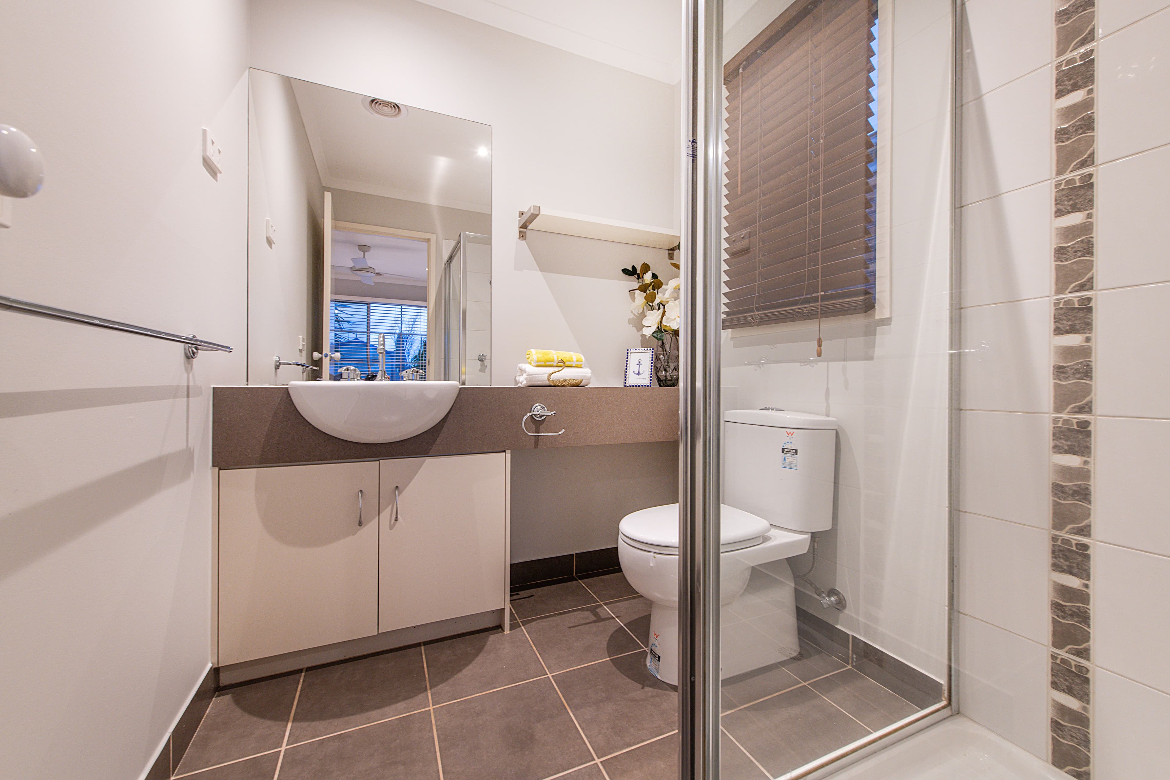 14 Tyndall Street, Cranbourne East VIC 3977, Cranbourne East - Thumbnail 7