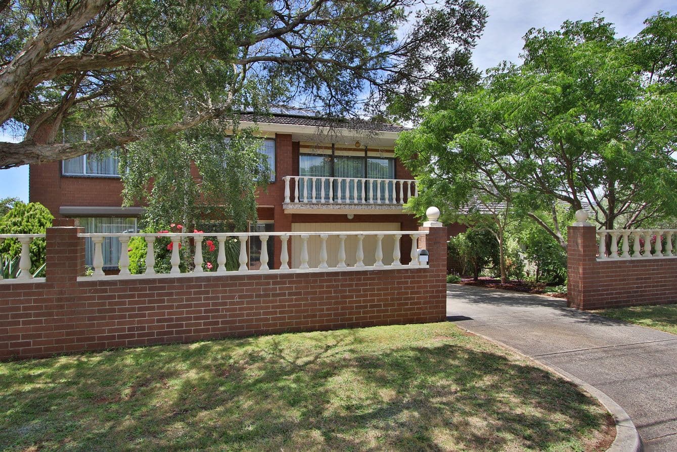 10 Crown Point, Chirnside Park VIC 3116, Chirnside Park - Thumbnail 2