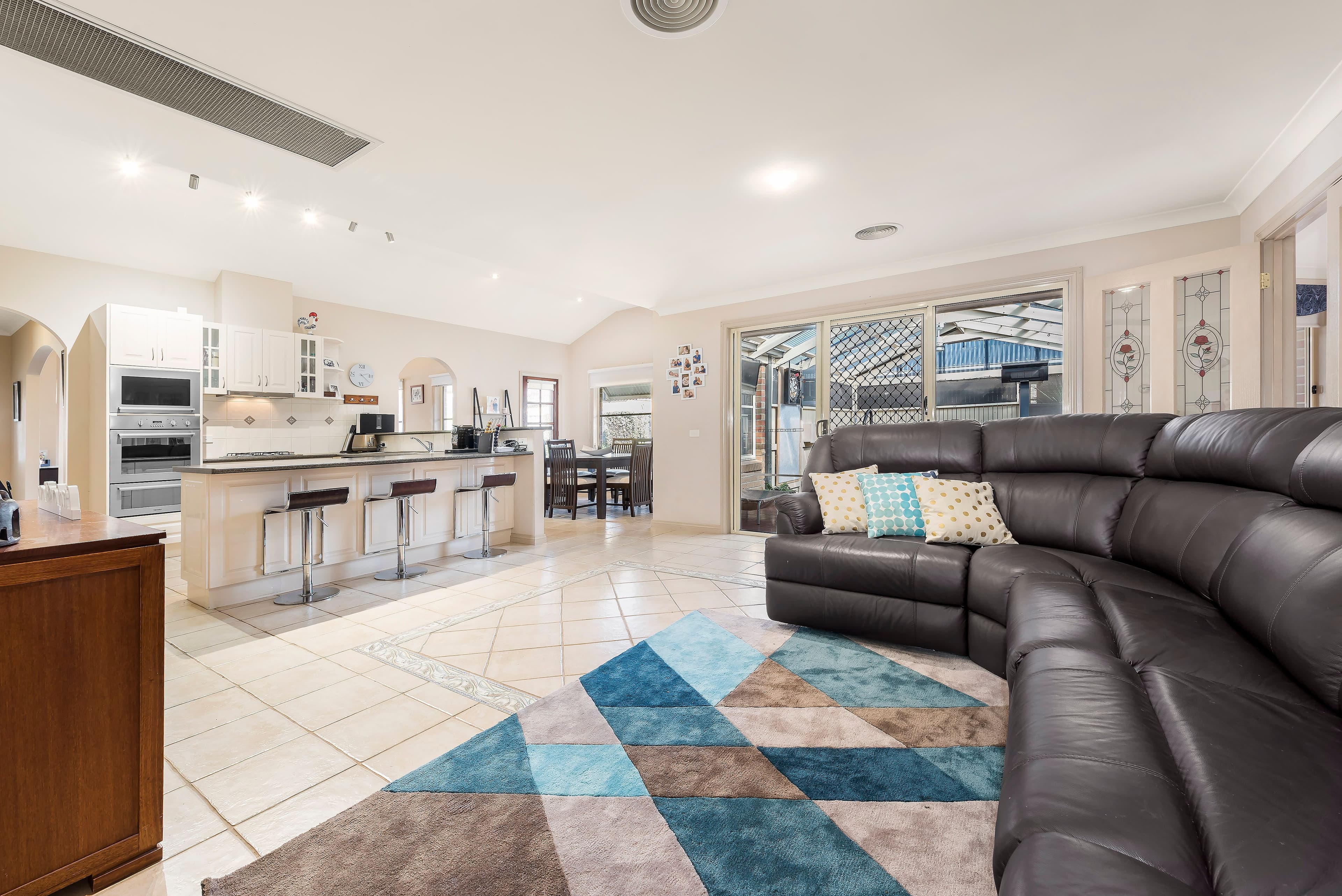 10 Hermitage Place, Rowville VIC 3178, Rowville - Thumbnail 3
