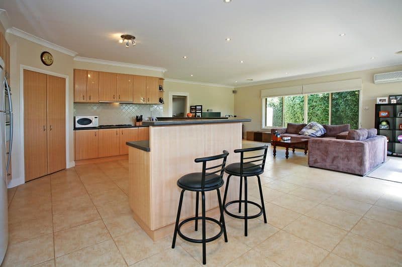 11 Mackie Close, HAMLYN HEIGHTS VIC 3215, Hamlyn Heights - Thumbnail 3