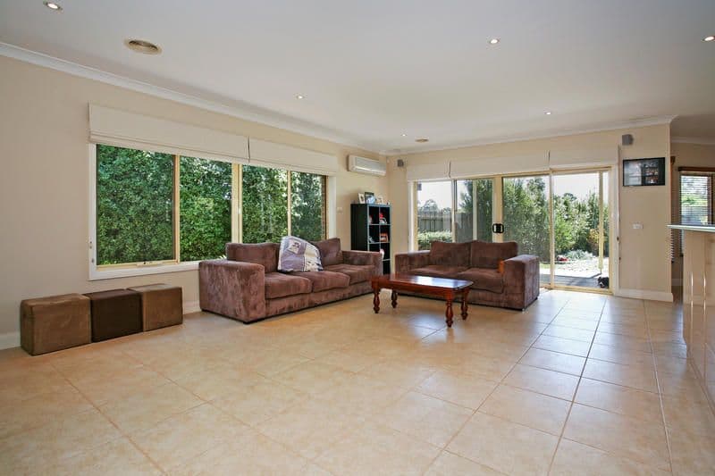 11 Mackie Close, HAMLYN HEIGHTS VIC 3215, Hamlyn Heights - Thumbnail 4