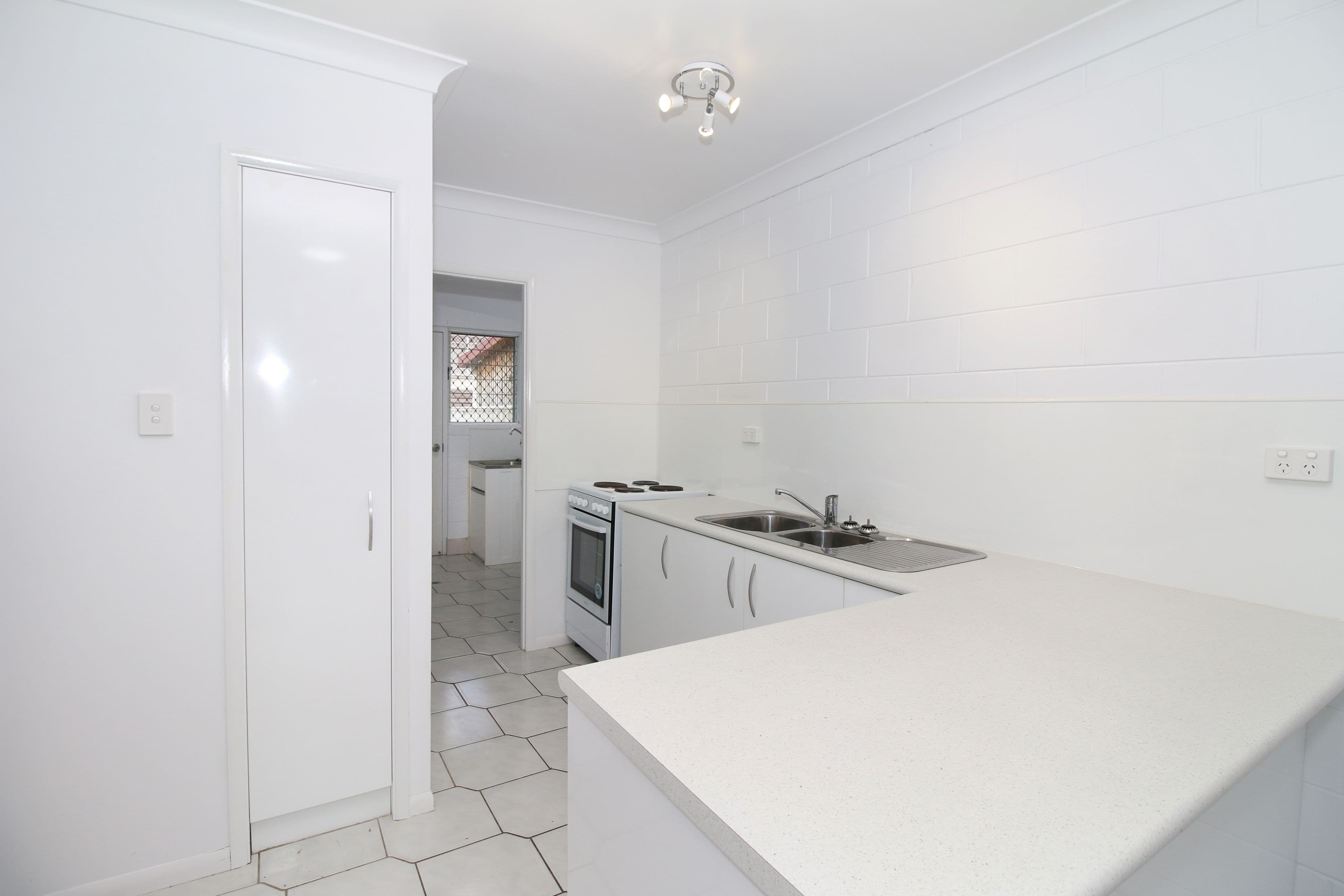 16 Benson Street, Rosslea QLD 4812, Rosslea - Thumbnail 4