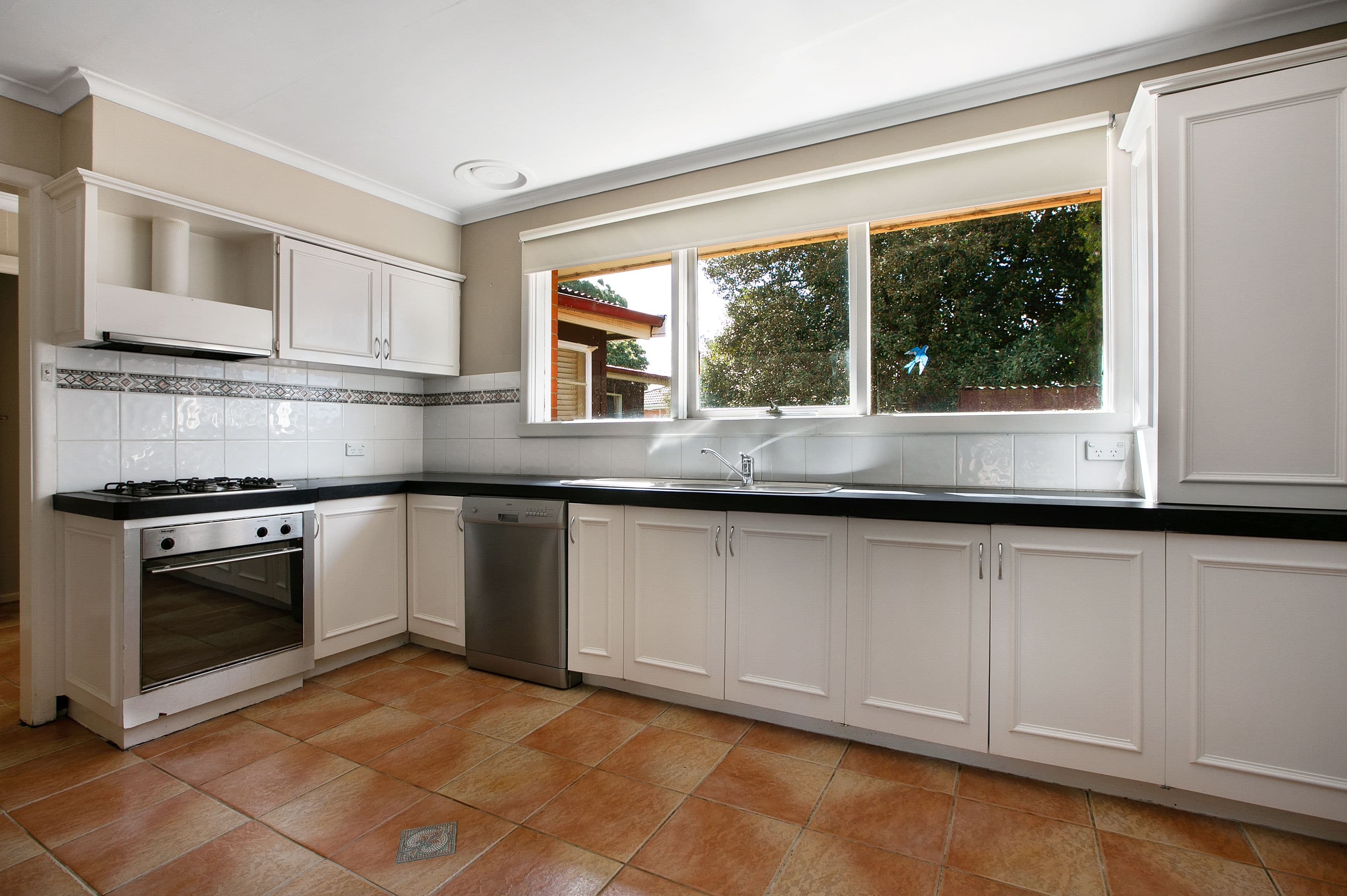 2 Inverness Street, Reservoir VIC 3073, Reservoir - Thumbnail 4