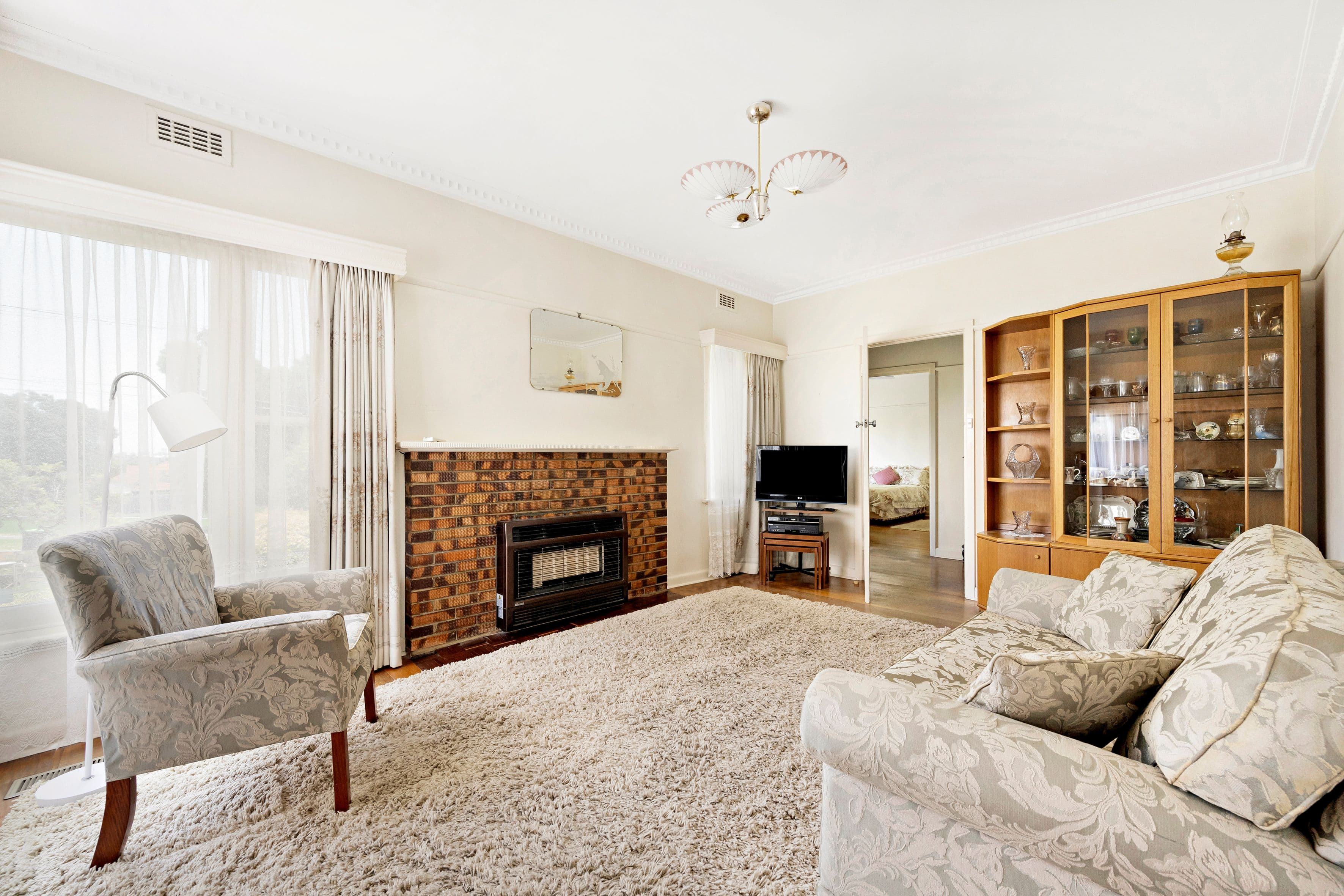 8 Emerald Street, Essendon West VIC 3040, Essendon West - Thumbnail 2