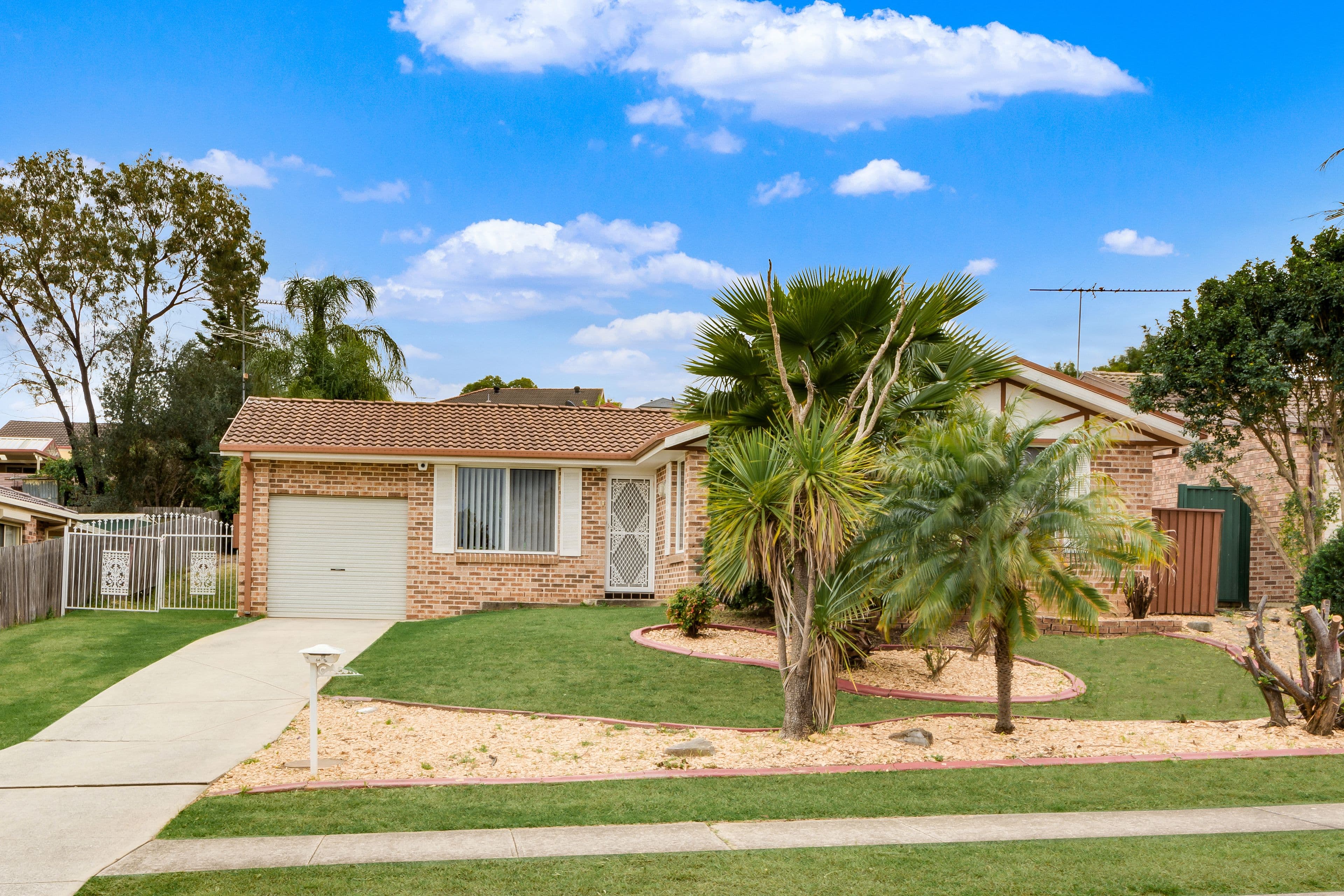 64 Central Park Drive, Bow Bowing - Image 1