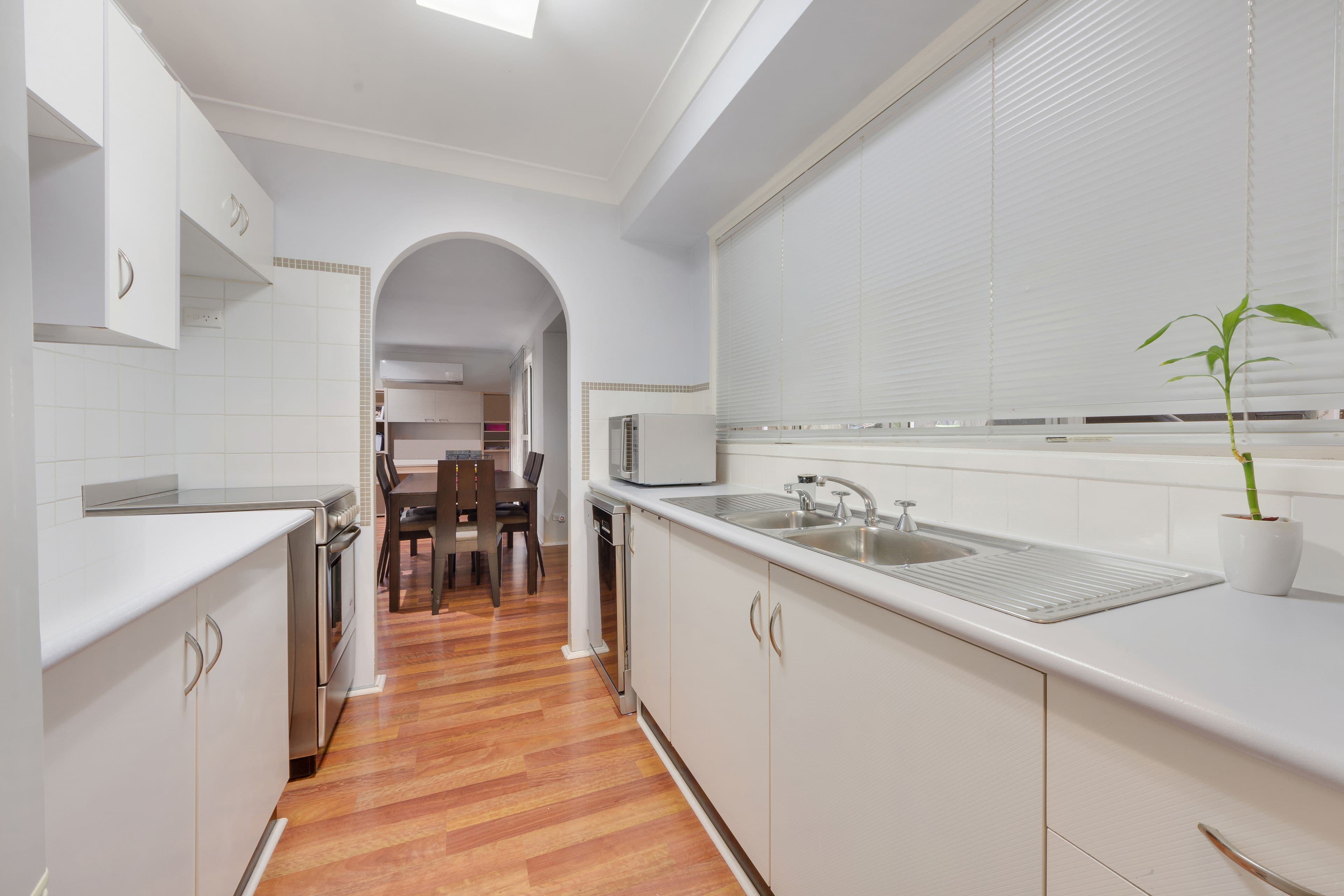 64 Central Park Drive, Bow Bowing - Thumbnail 2