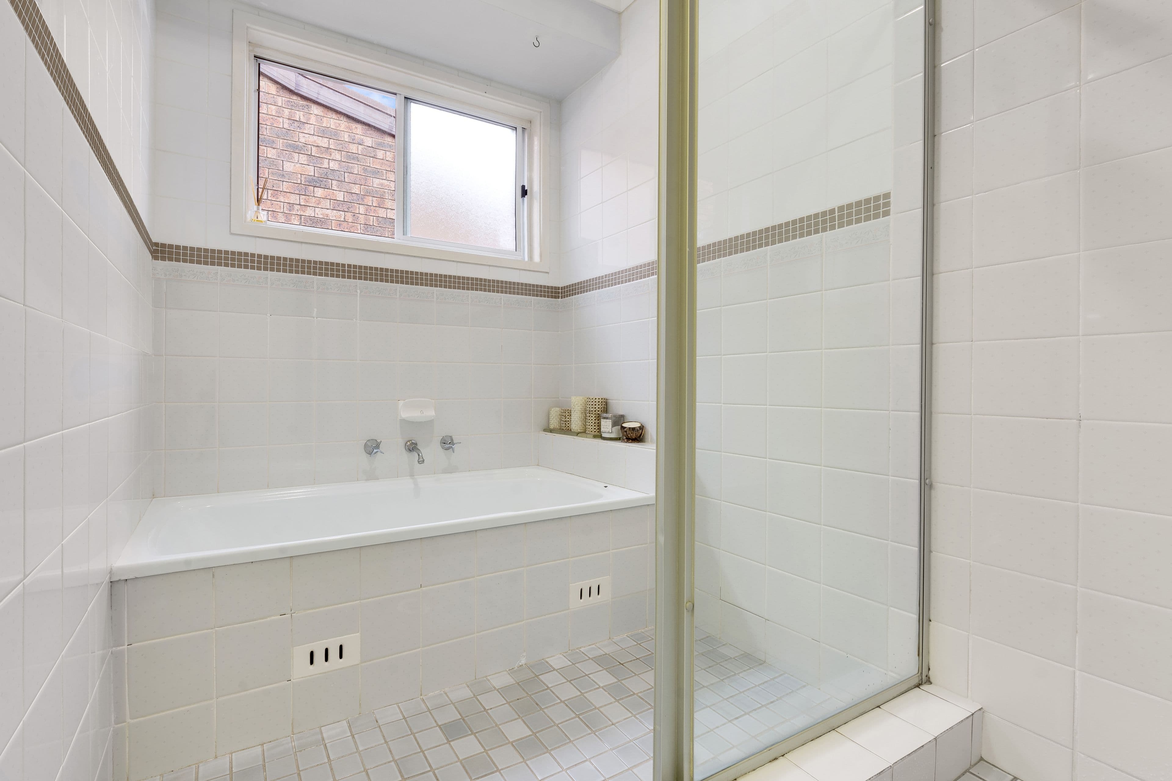 64 Central Park Drive, Bow Bowing - Thumbnail 6