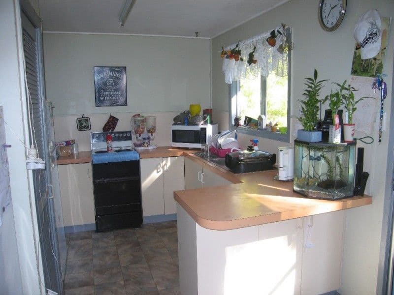 16 Silver Gum Drive, ANDERGROVE QLD 4740, Andergrove - Thumbnail 2