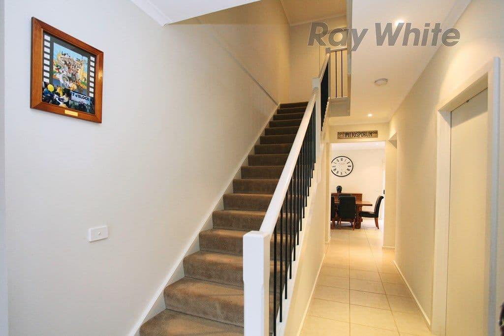 1 Tattler Court, POINT COOK VIC 3030, Point Cook - Thumbnail 2