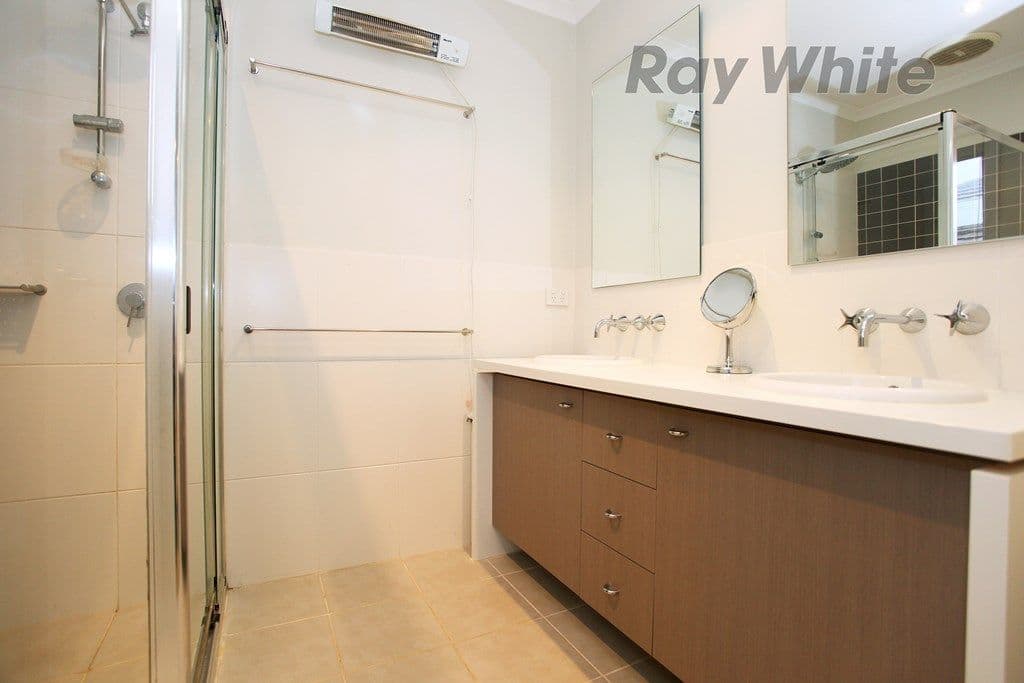 1 Tattler Court, POINT COOK VIC 3030, Point Cook - Thumbnail 7