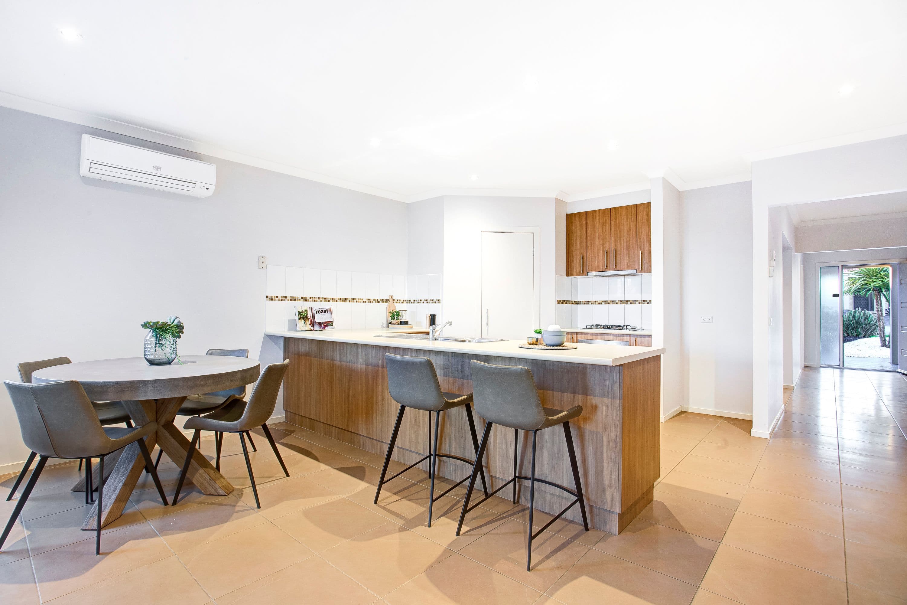 27 Kensley Circuit, Craigieburn VIC 3064, Craigieburn - Thumbnail 3