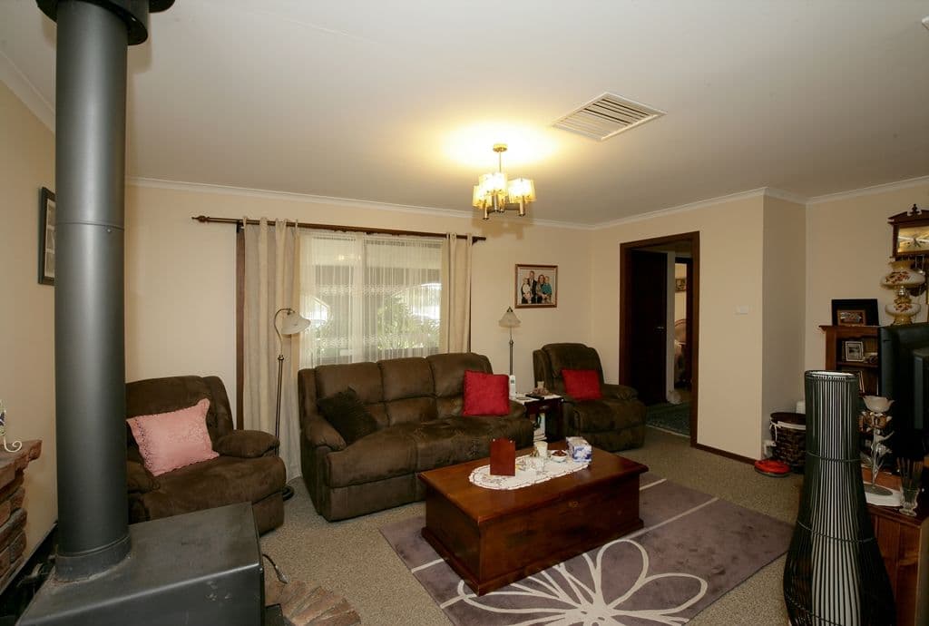 6 Ontario Drive, Lake Albert NSW 2650, Lake Albert - Thumbnail 2
