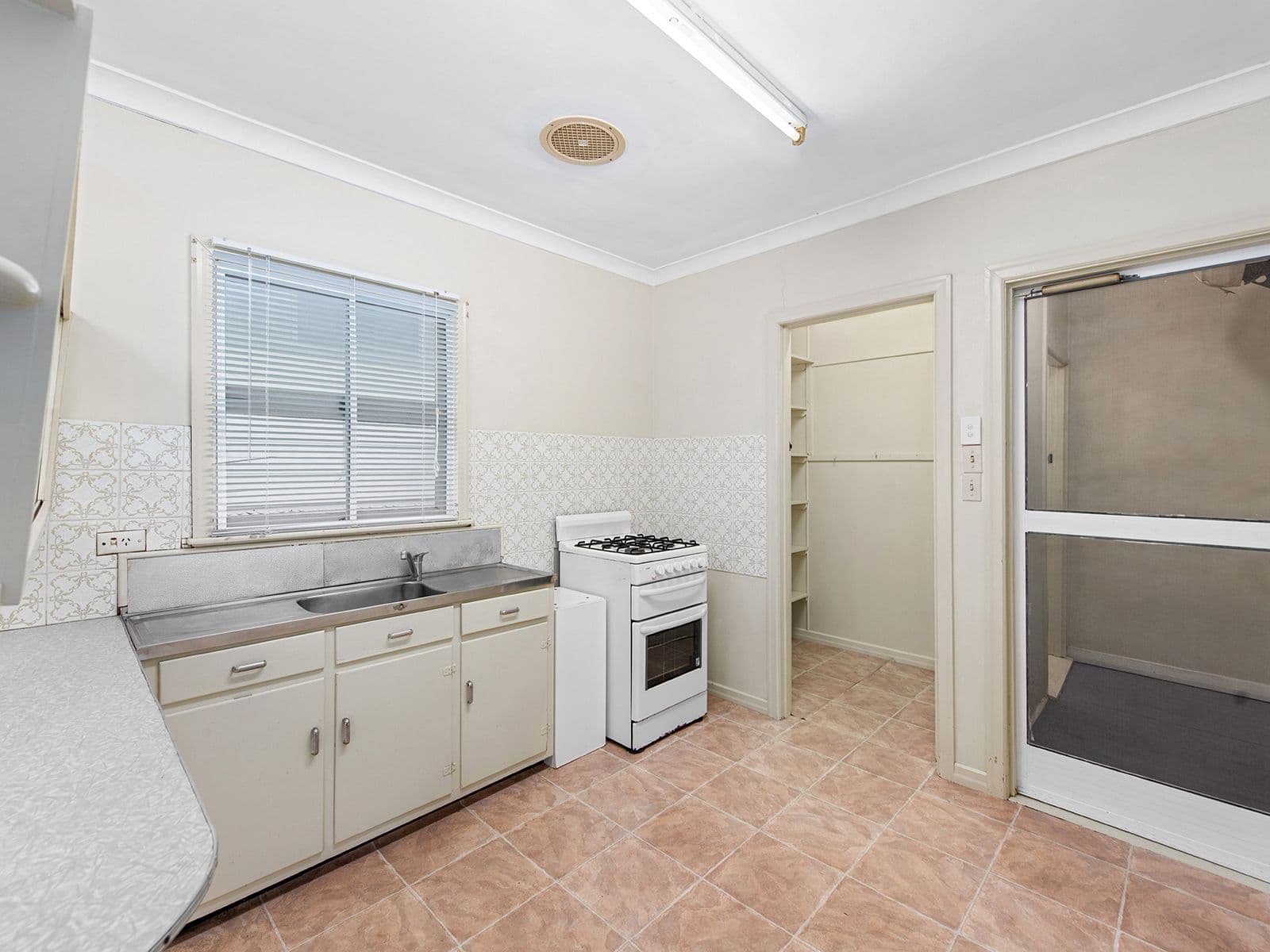 15 Railway Terrace, Corinda QLD 4075, Corinda - Thumbnail 3
