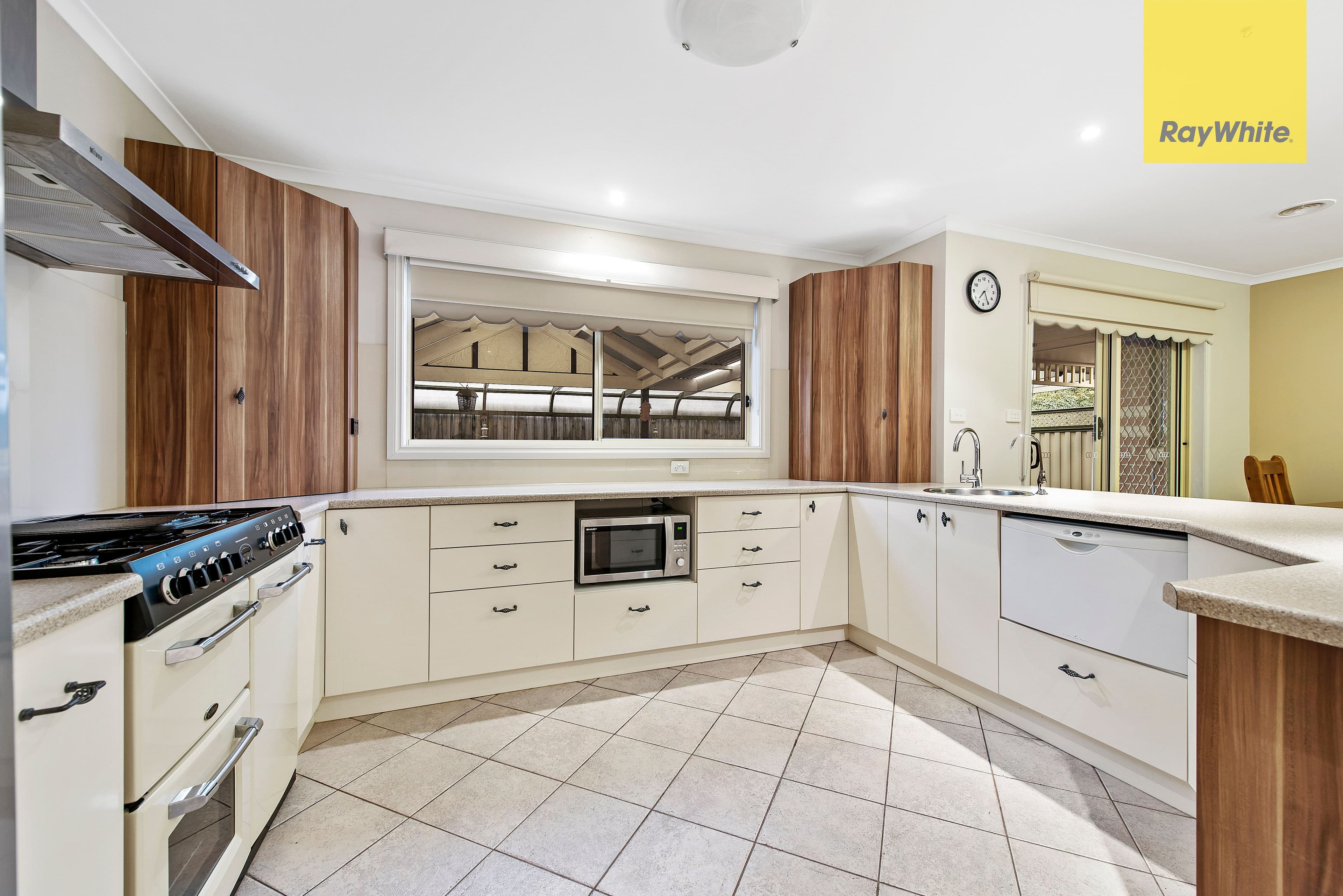 4 Holton Court, Hillside VIC 3037, Hillside - Thumbnail 5
