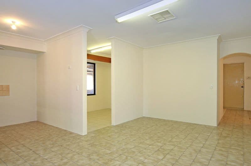 1 Gambia Court, BEECHBORO WA 6063, Beechboro - Thumbnail 2