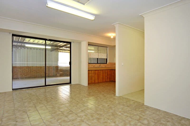 1 Gambia Court, BEECHBORO WA 6063, Beechboro - Thumbnail 3