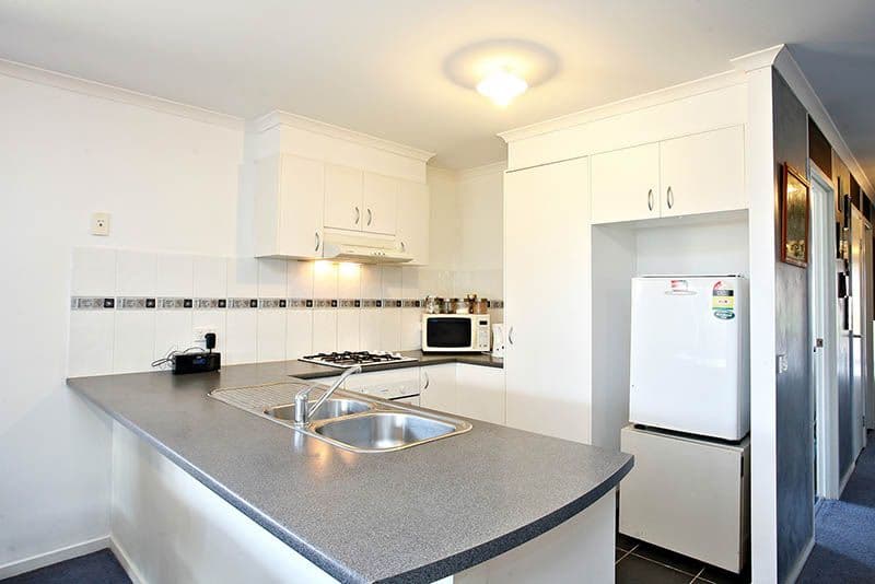 30 finchley park Crescent, TARNEIT VIC 3029, Tarneit - Thumbnail 3