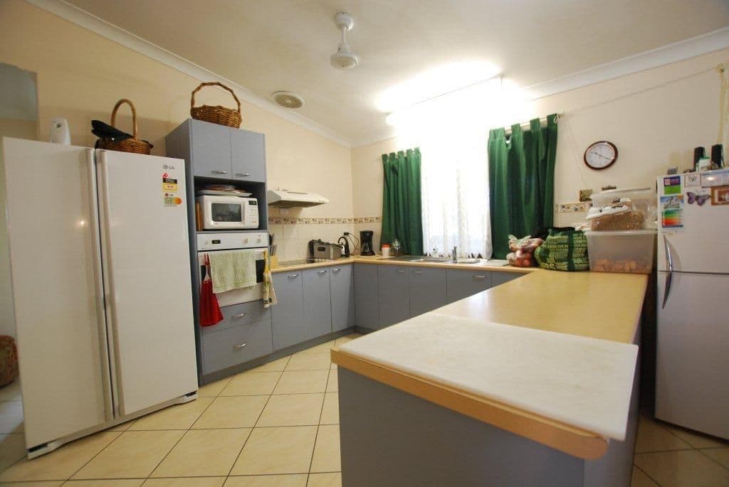 10 Hillcrest Crescent, EIMEO QLD 4740, Eimeo - Thumbnail 3