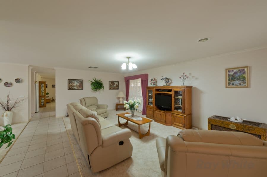 14 Fleetwood Circuit, MELTON WEST VIC 3337, Melton West - Thumbnail 7
