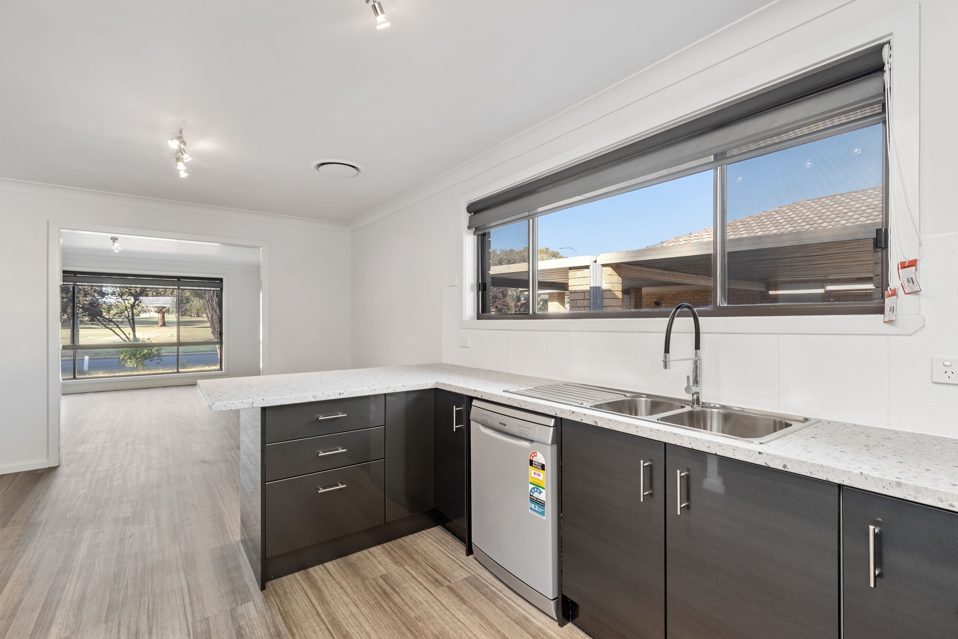61 Huthwaite Street, Mount Austin NSW 2650, Mount Austin - Thumbnail 3