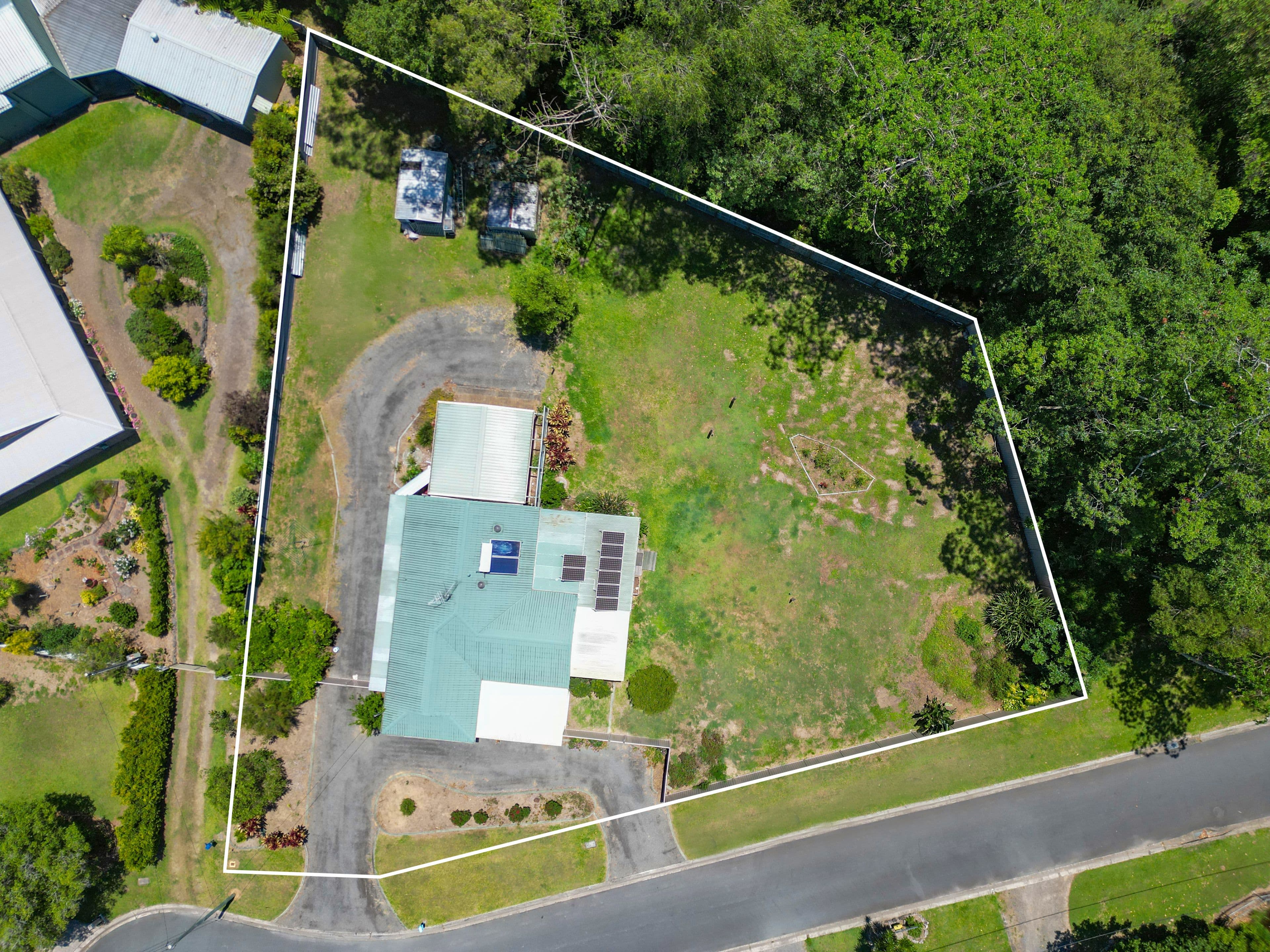 10 Einsleigh Court, Beerwah QLD 4519, Beerwah - Thumbnail 2