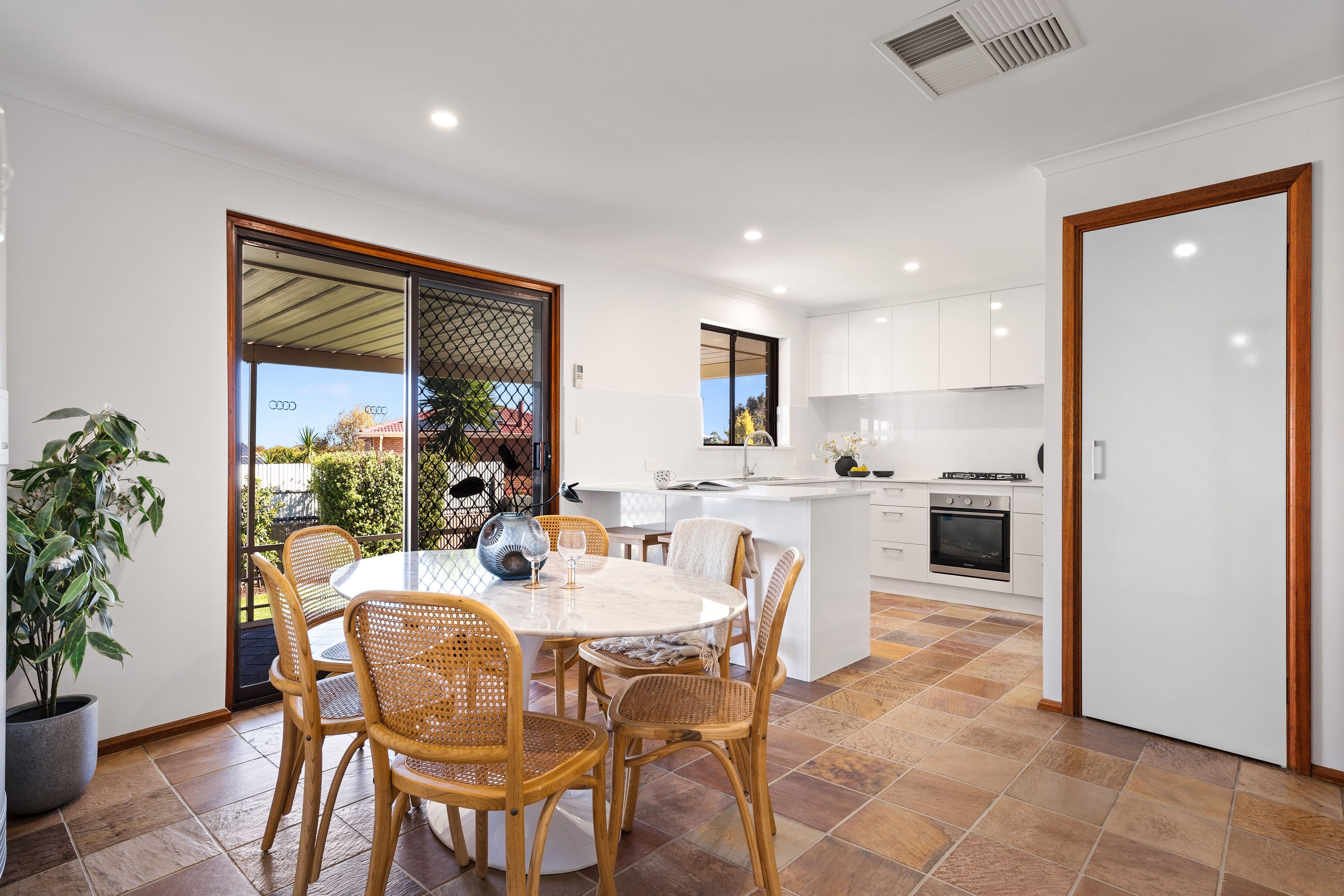 27 Robertson Crescent, Redwood Park SA 5097, Redwood Park - Thumbnail 5